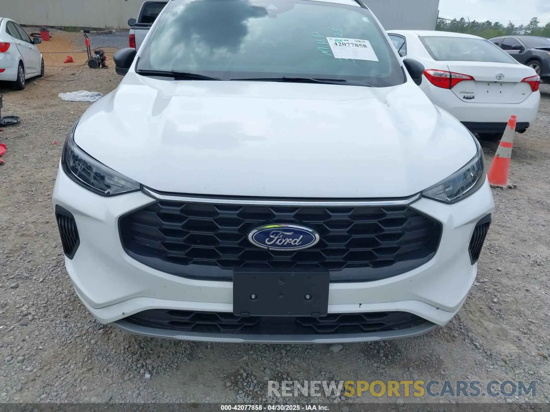 13 Photograph of a damaged car 1FMCU0MZ7PUB42029 FORD ESCAPE 2023