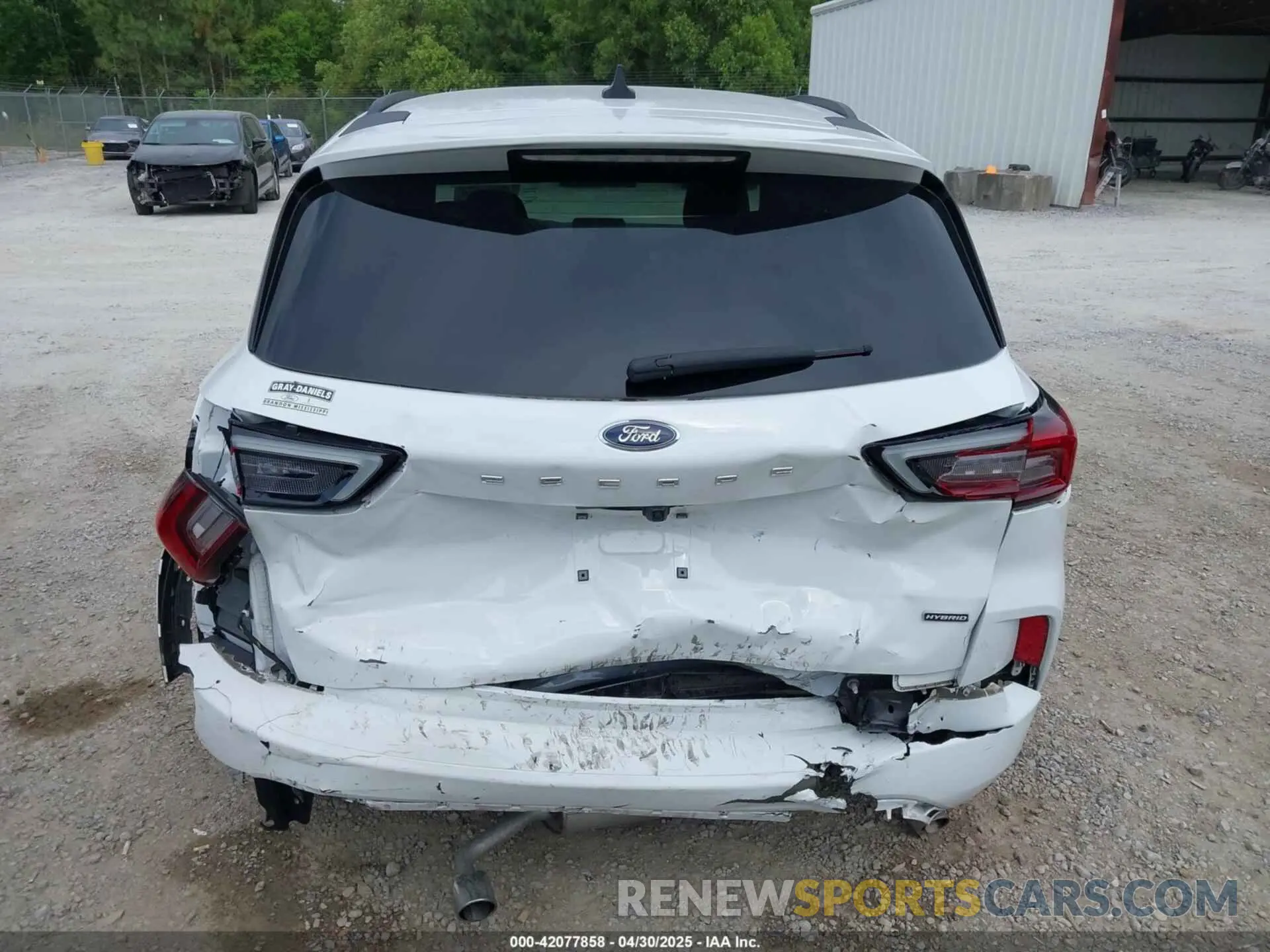 17 Photograph of a damaged car 1FMCU0MZ7PUB42029 FORD ESCAPE 2023