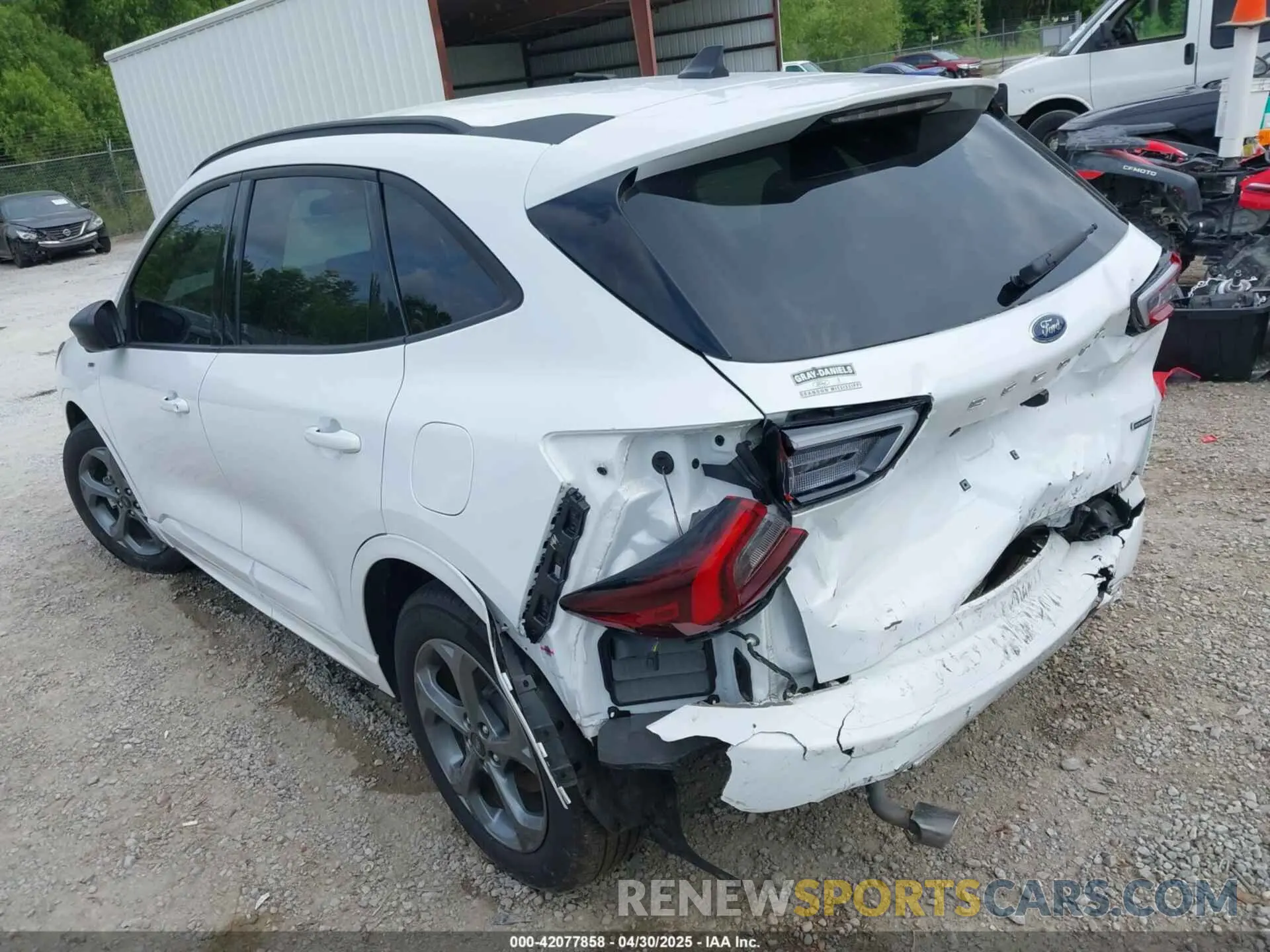 3 Photograph of a damaged car 1FMCU0MZ7PUB42029 FORD ESCAPE 2023