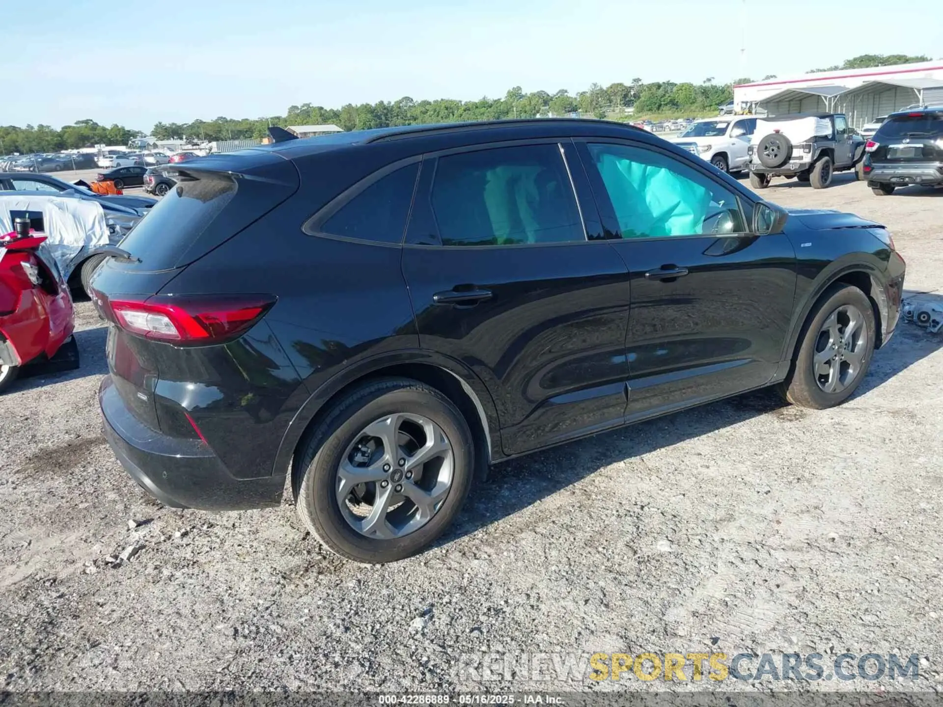 4 Photograph of a damaged car 1FMCU0MZ9PUA29067 FORD ESCAPE 2023