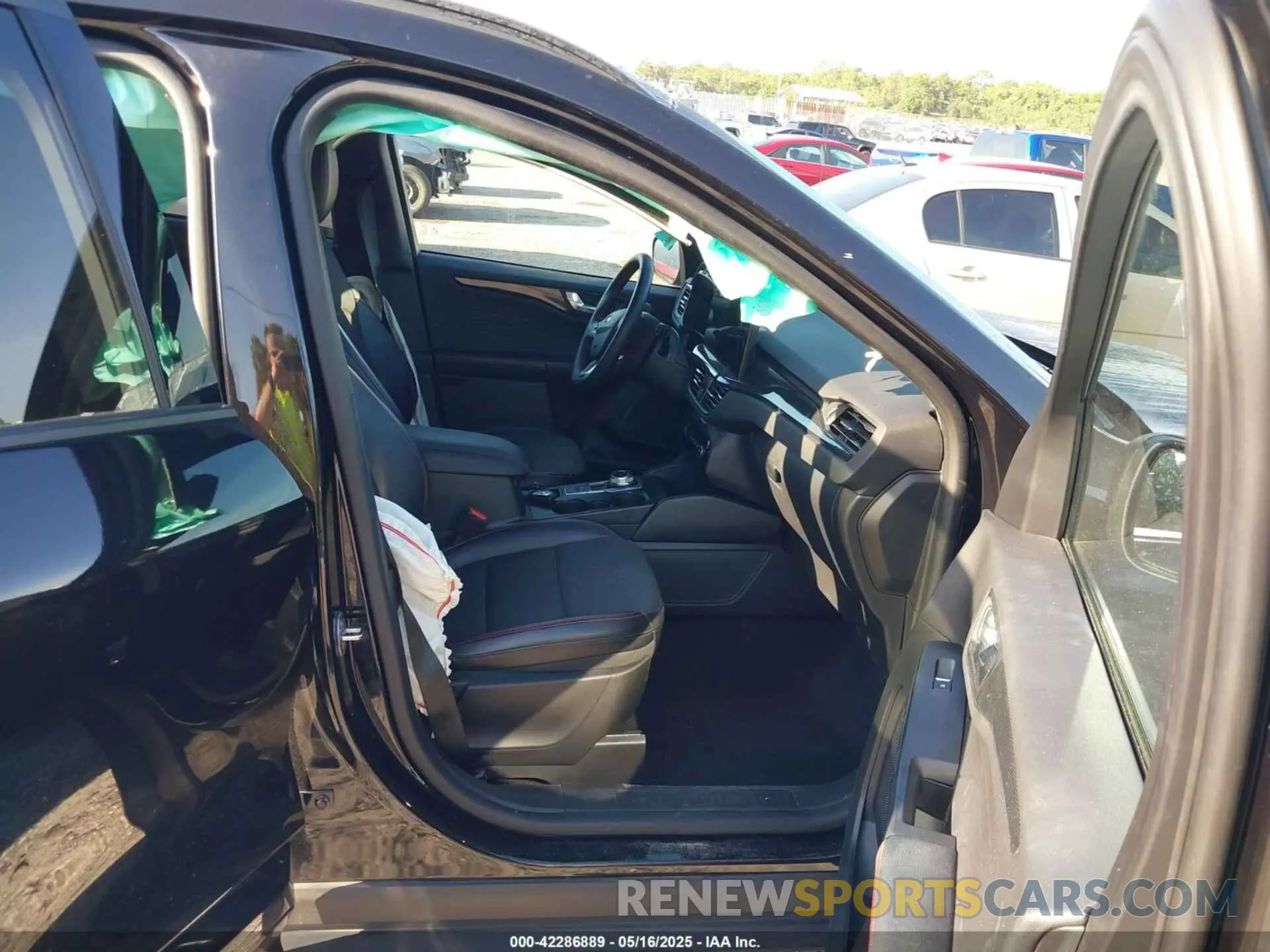 5 Photograph of a damaged car 1FMCU0MZ9PUA29067 FORD ESCAPE 2023