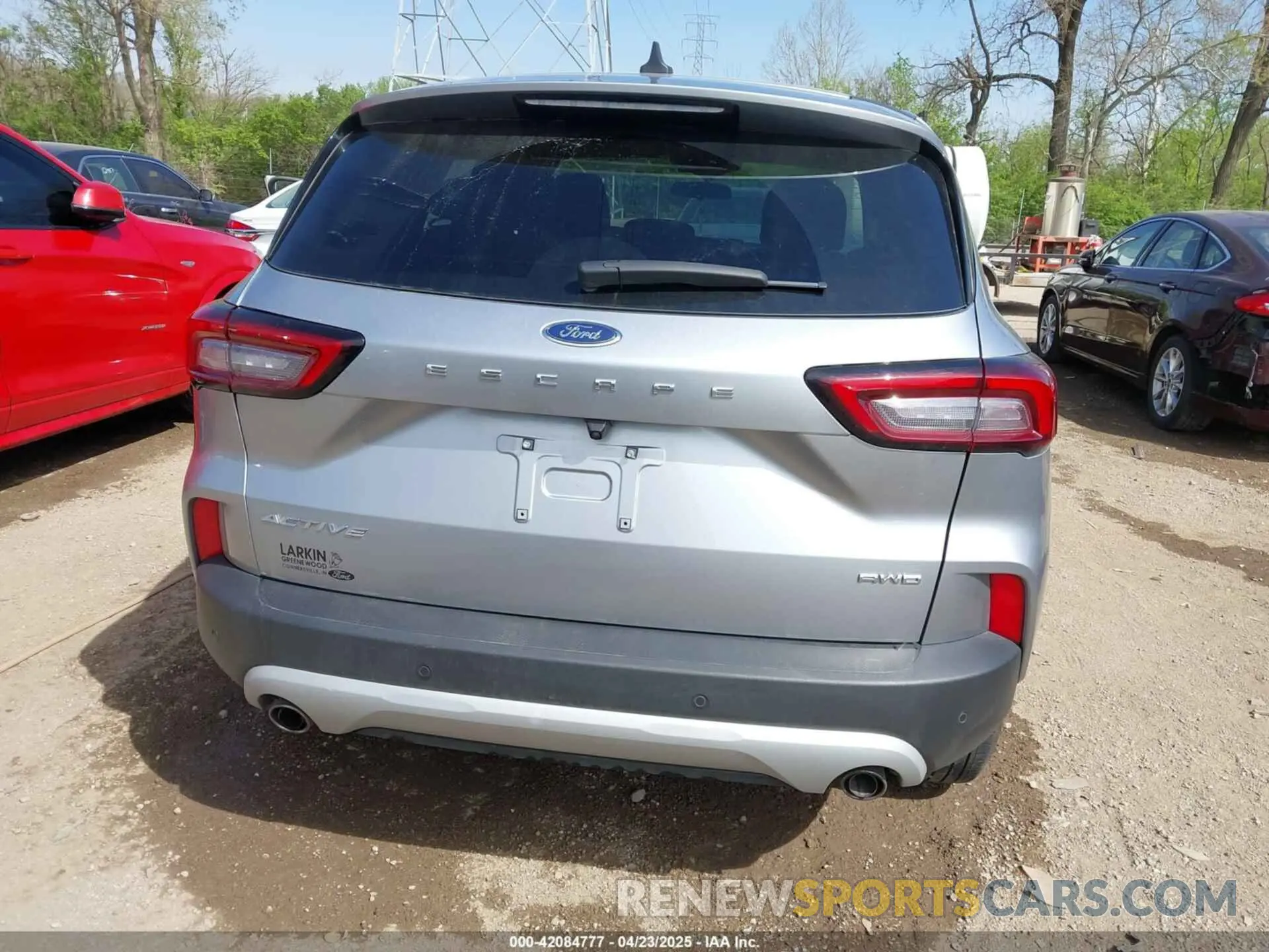 16 Photograph of a damaged car 1FMCU9GN0PUA51875 FORD ESCAPE 2023