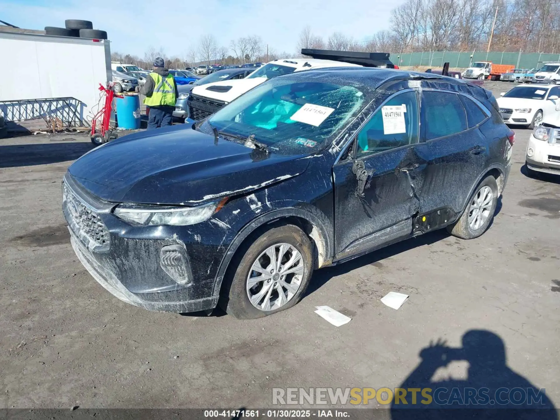 2 Photograph of a damaged car 1FMCU9GN0PUA73908 FORD ESCAPE 2023