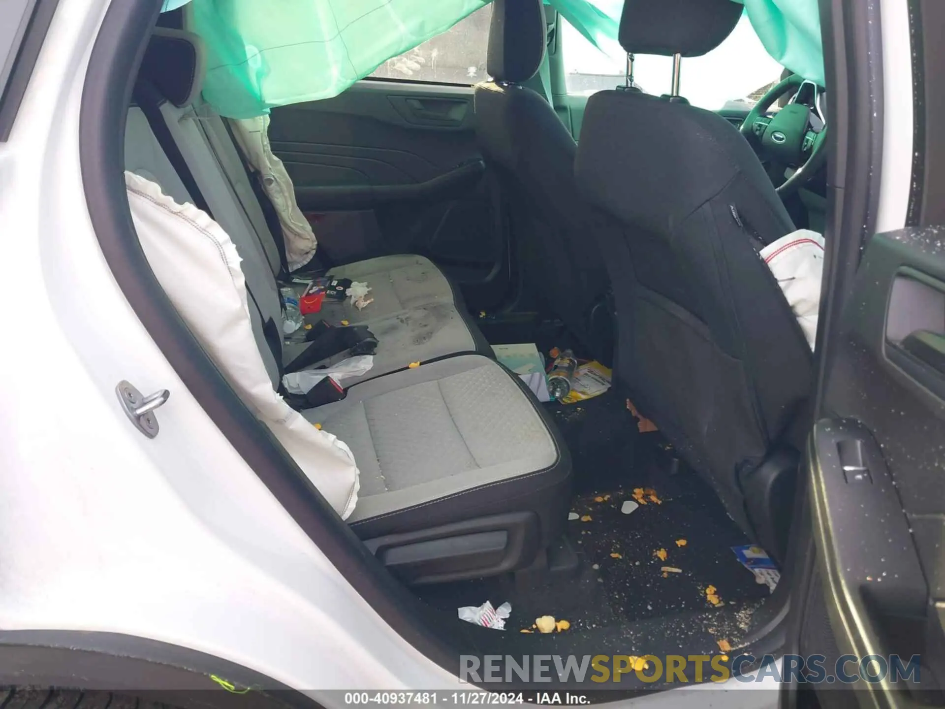 8 Photograph of a damaged car 1FMCU9GN0PUB29281 FORD ESCAPE 2023