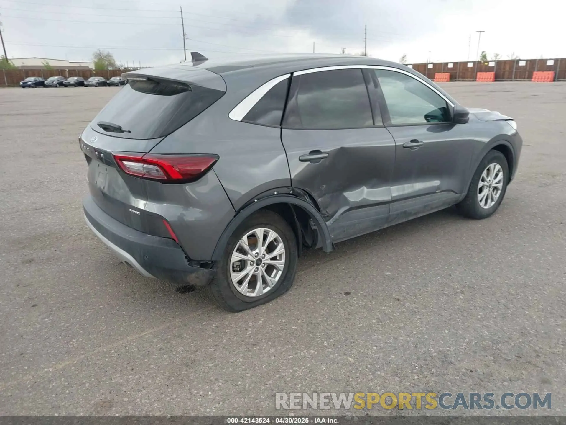 4 Photograph of a damaged car 1FMCU9GN3PUA13511 FORD ESCAPE 2023
