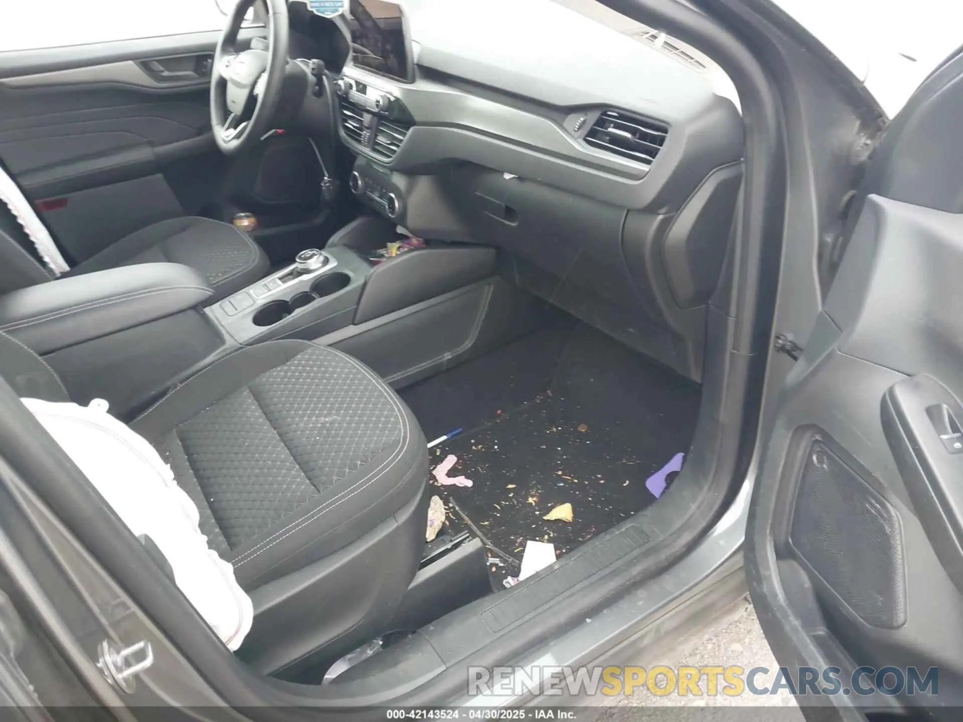 5 Photograph of a damaged car 1FMCU9GN3PUA13511 FORD ESCAPE 2023