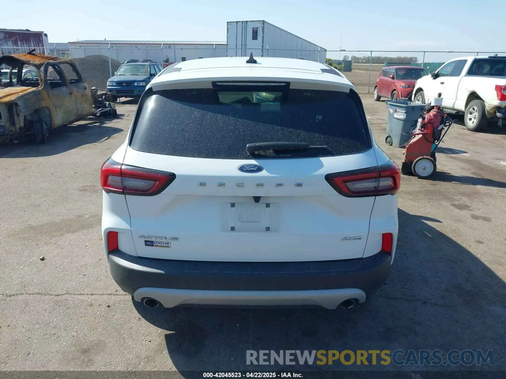 16 Photograph of a damaged car 1FMCU9GN7PUA34362 FORD ESCAPE 2023