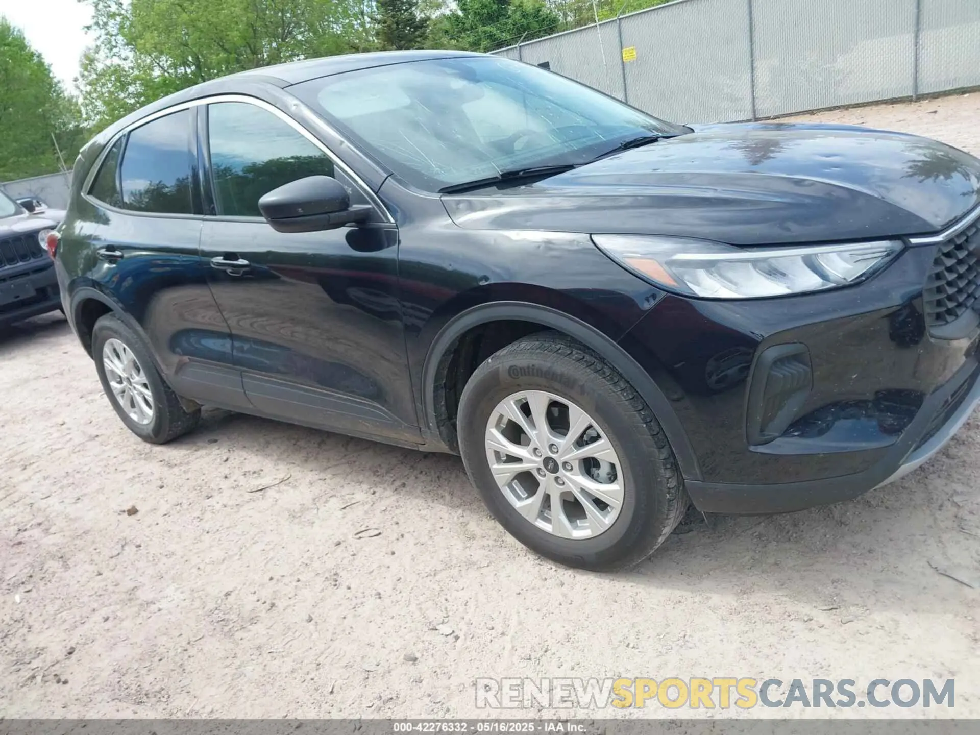 13 Photograph of a damaged car 1FMCU9GN7PUB17659 FORD ESCAPE 2023