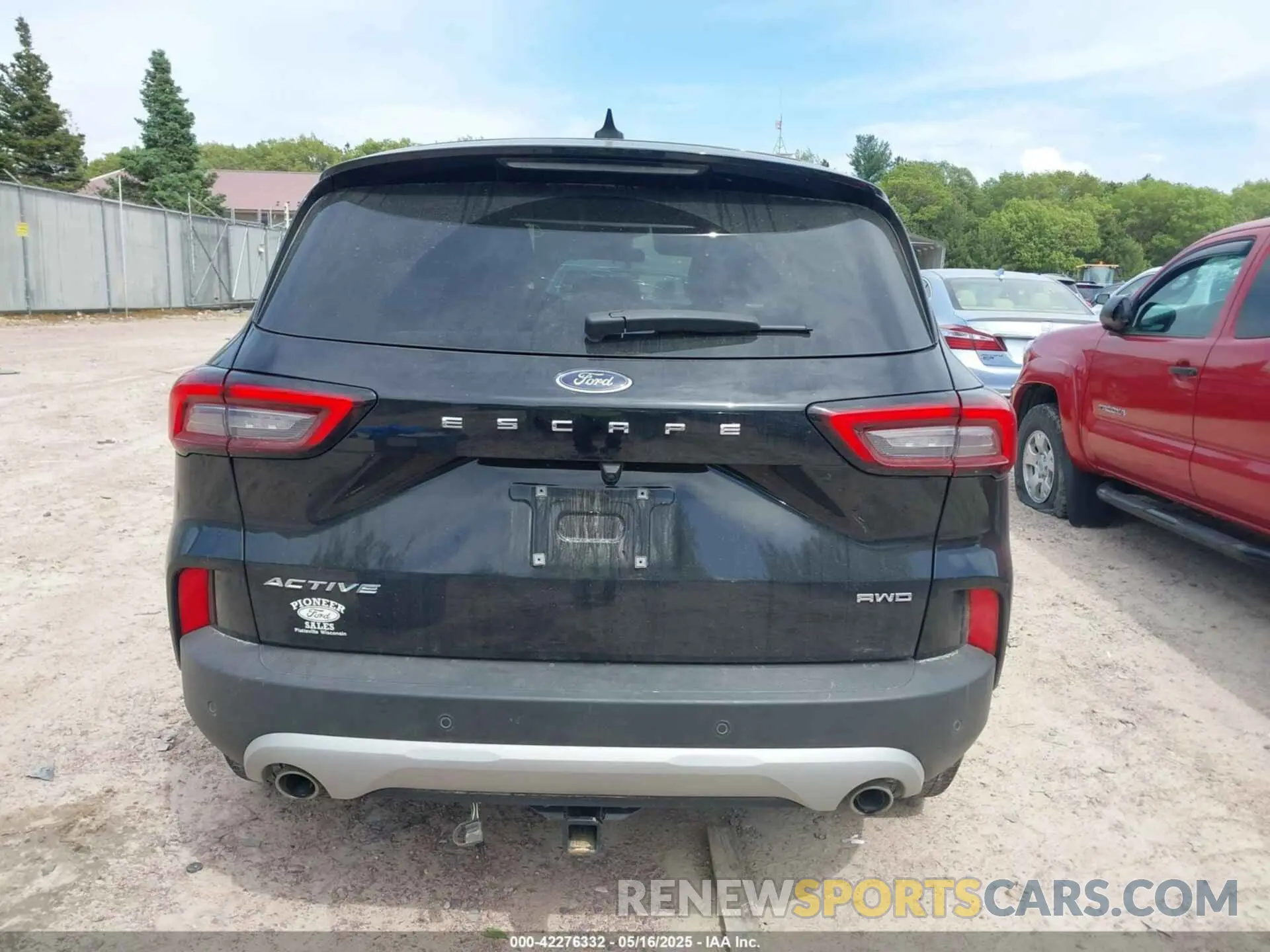 16 Photograph of a damaged car 1FMCU9GN7PUB17659 FORD ESCAPE 2023