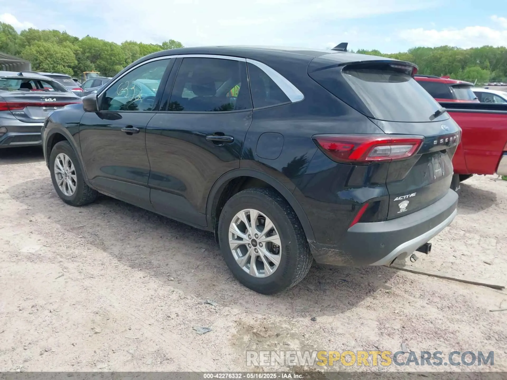 3 Photograph of a damaged car 1FMCU9GN7PUB17659 FORD ESCAPE 2023