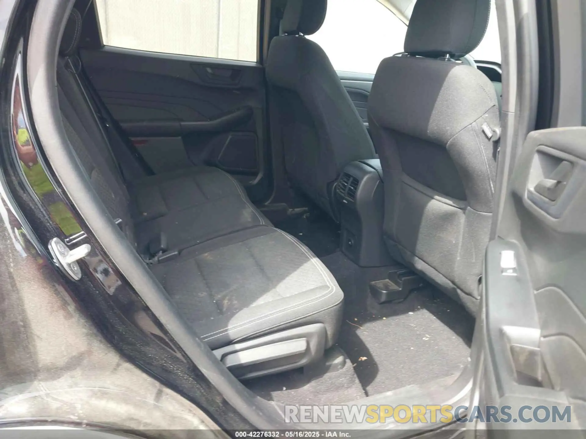 8 Photograph of a damaged car 1FMCU9GN7PUB17659 FORD ESCAPE 2023
