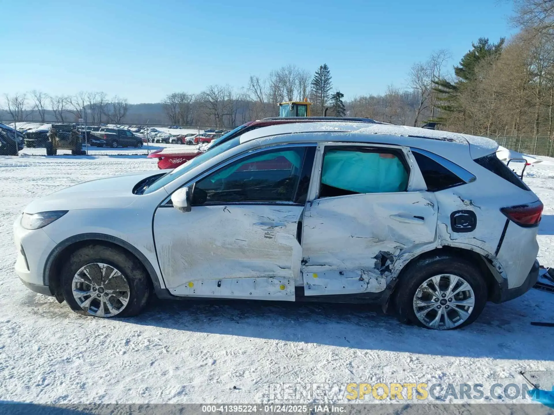 15 Photograph of a damaged car 1FMCU9GN7PUB42996 FORD ESCAPE 2023