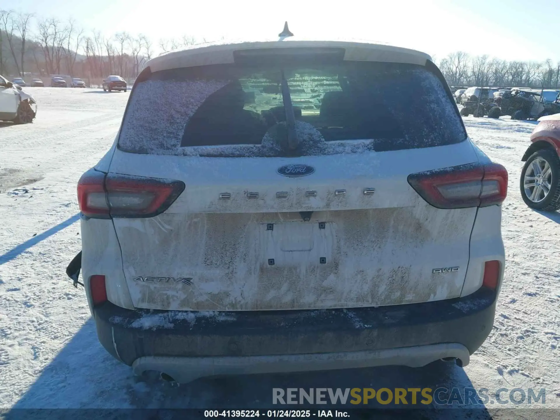 17 Photograph of a damaged car 1FMCU9GN7PUB42996 FORD ESCAPE 2023