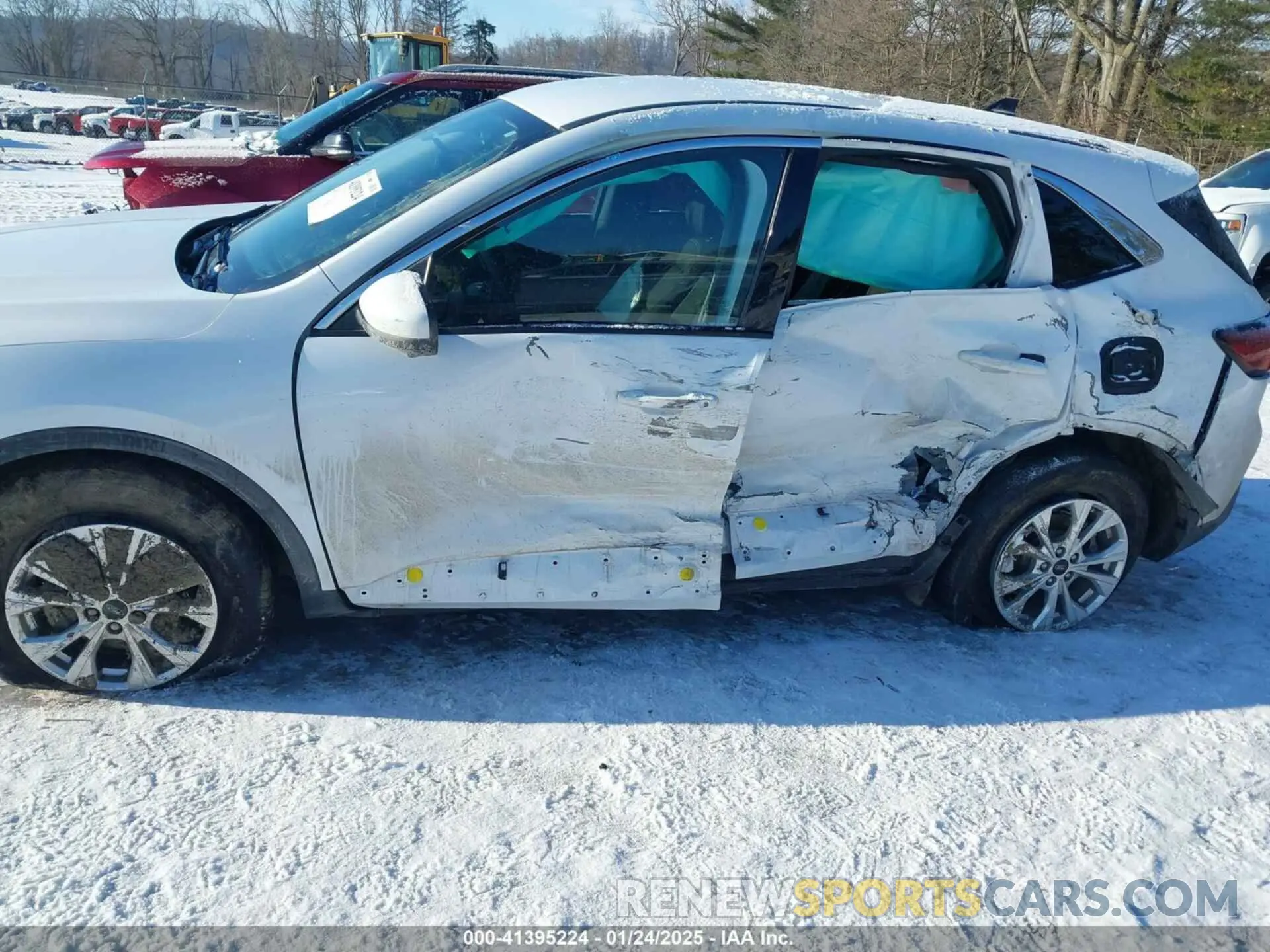 6 Photograph of a damaged car 1FMCU9GN7PUB42996 FORD ESCAPE 2023