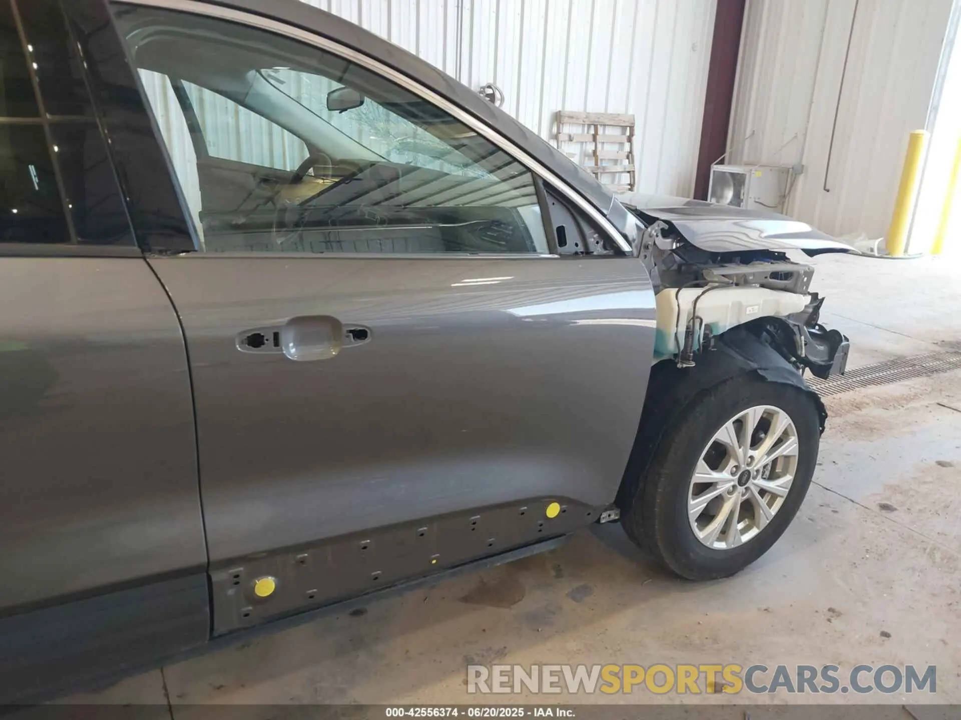 6 Photograph of a damaged car 1FMCU9GN8PUA11334 FORD ESCAPE 2023
