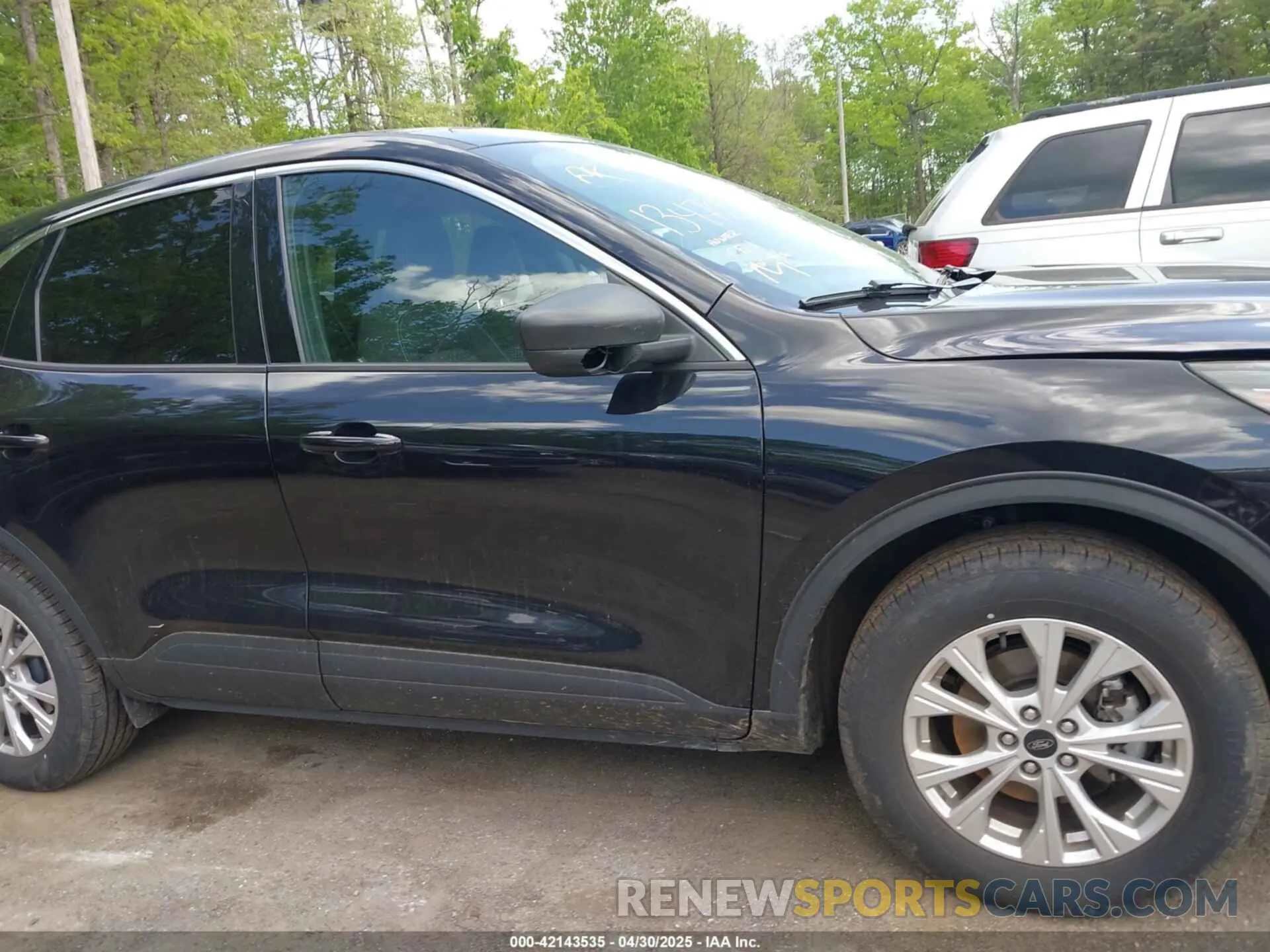 13 Photograph of a damaged car 1FMCU9GN8PUA11513 FORD ESCAPE 2023