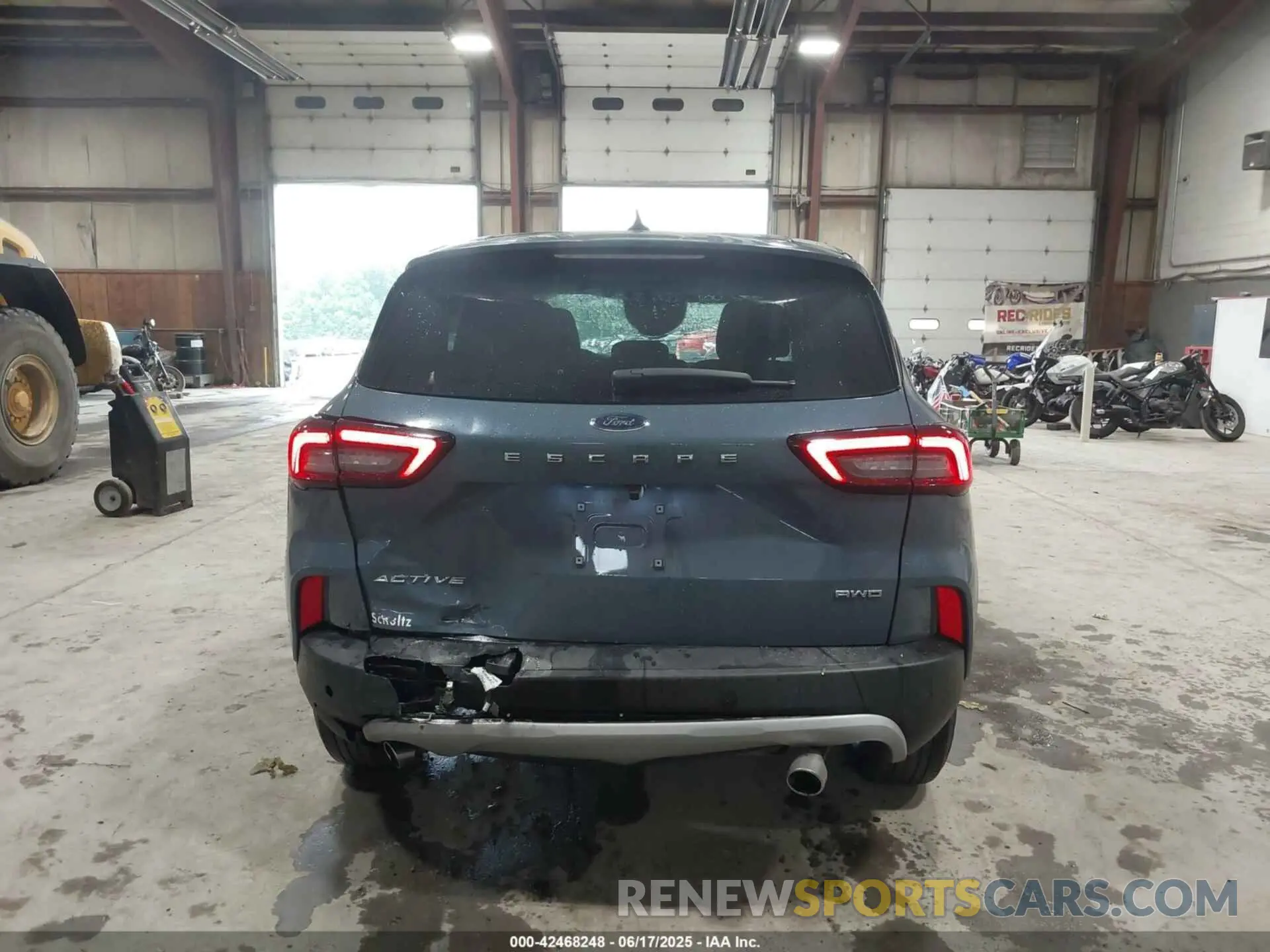 16 Photograph of a damaged car 1FMCU9GN8PUA12158 FORD ESCAPE 2023