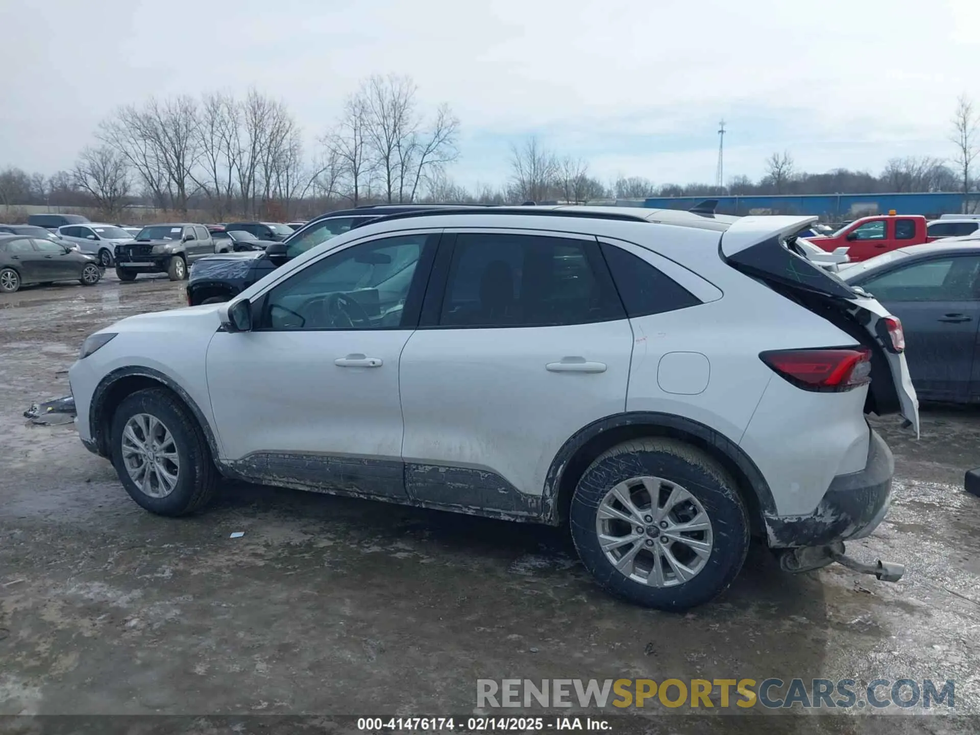 14 Photograph of a damaged car 1FMCU9GN8PUA62283 FORD ESCAPE 2023