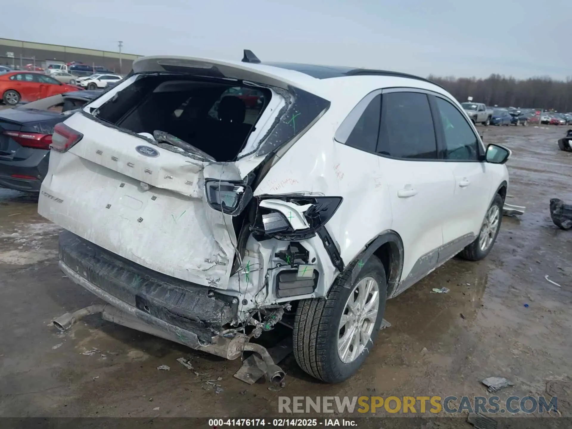 4 Photograph of a damaged car 1FMCU9GN8PUA62283 FORD ESCAPE 2023
