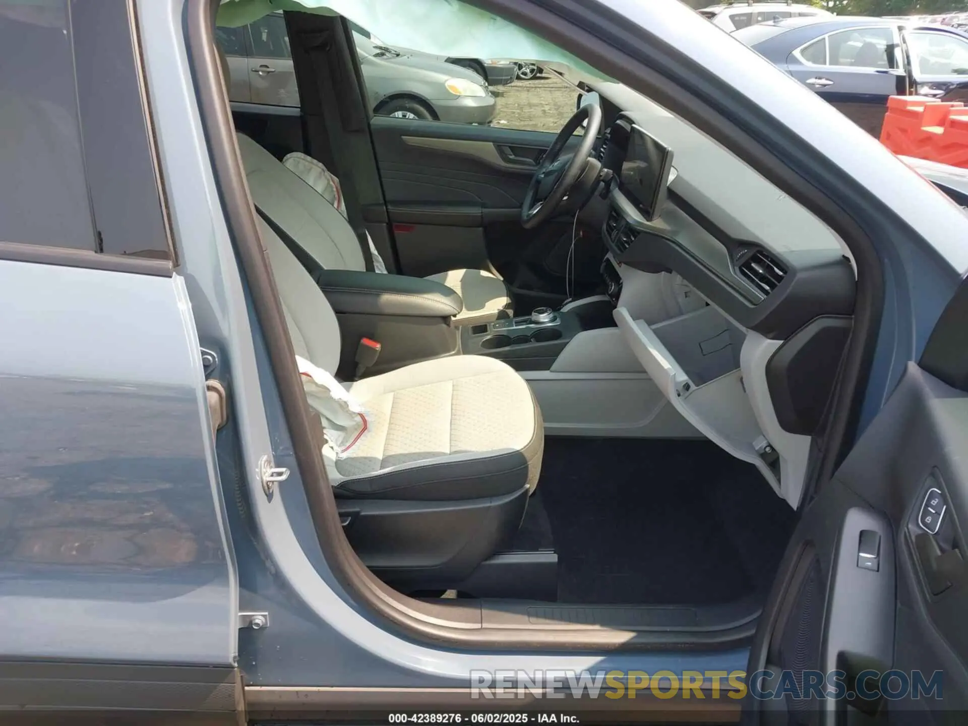 5 Photograph of a damaged car 1FMCU9GN8PUA88821 FORD ESCAPE 2023