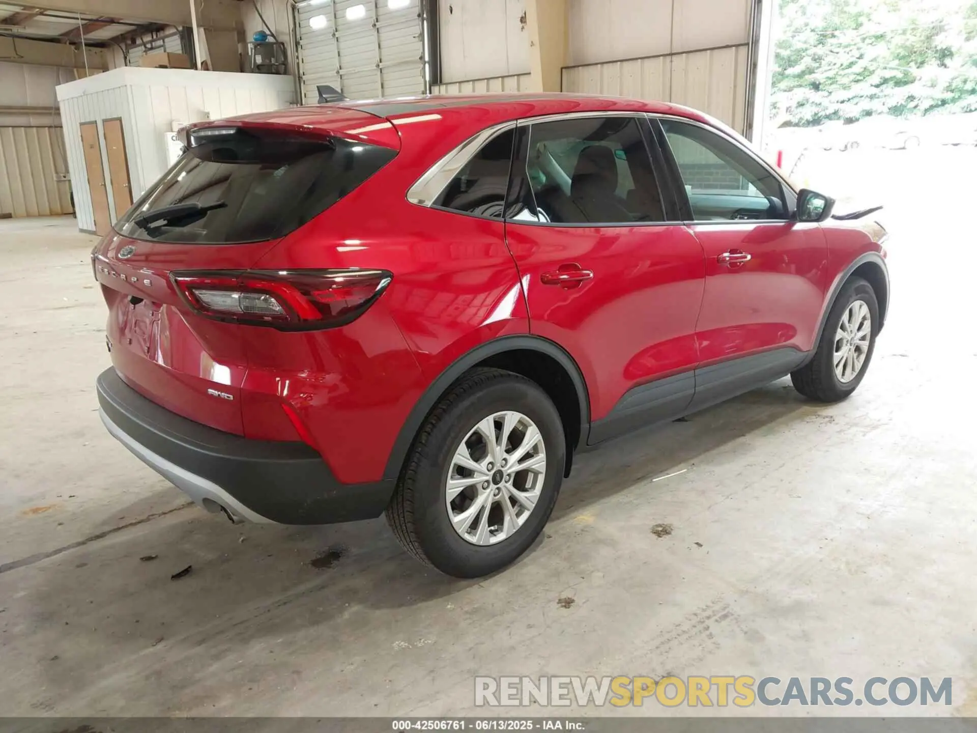 4 Photograph of a damaged car 1FMCU9GN8PUA96630 FORD ESCAPE 2023