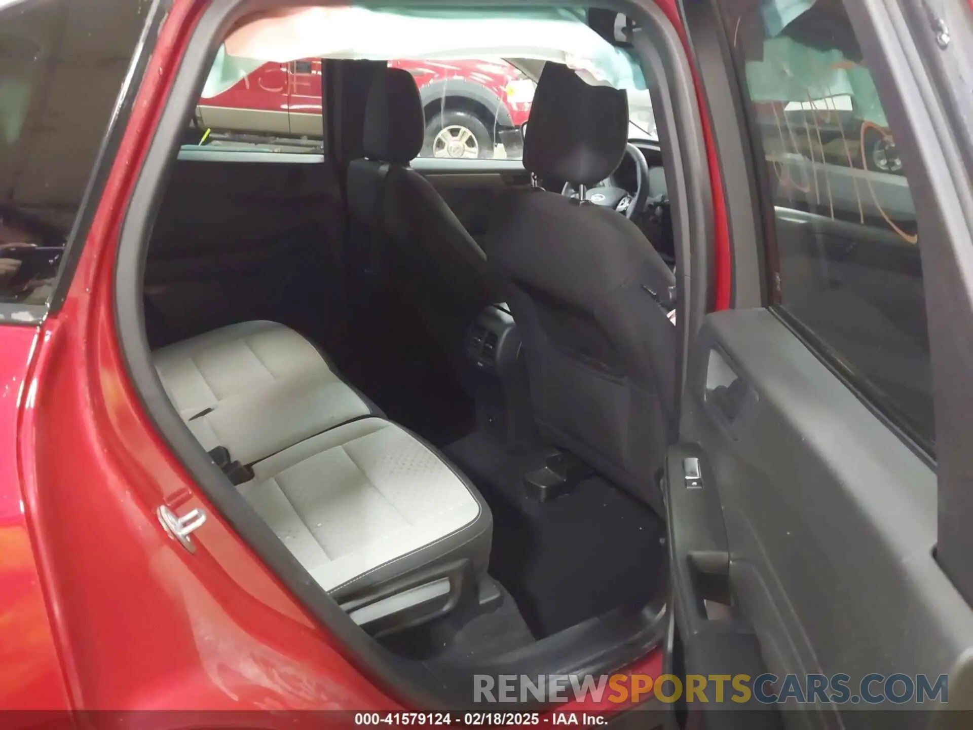 8 Photograph of a damaged car 1FMCU9GN9PUB07098 FORD ESCAPE 2023