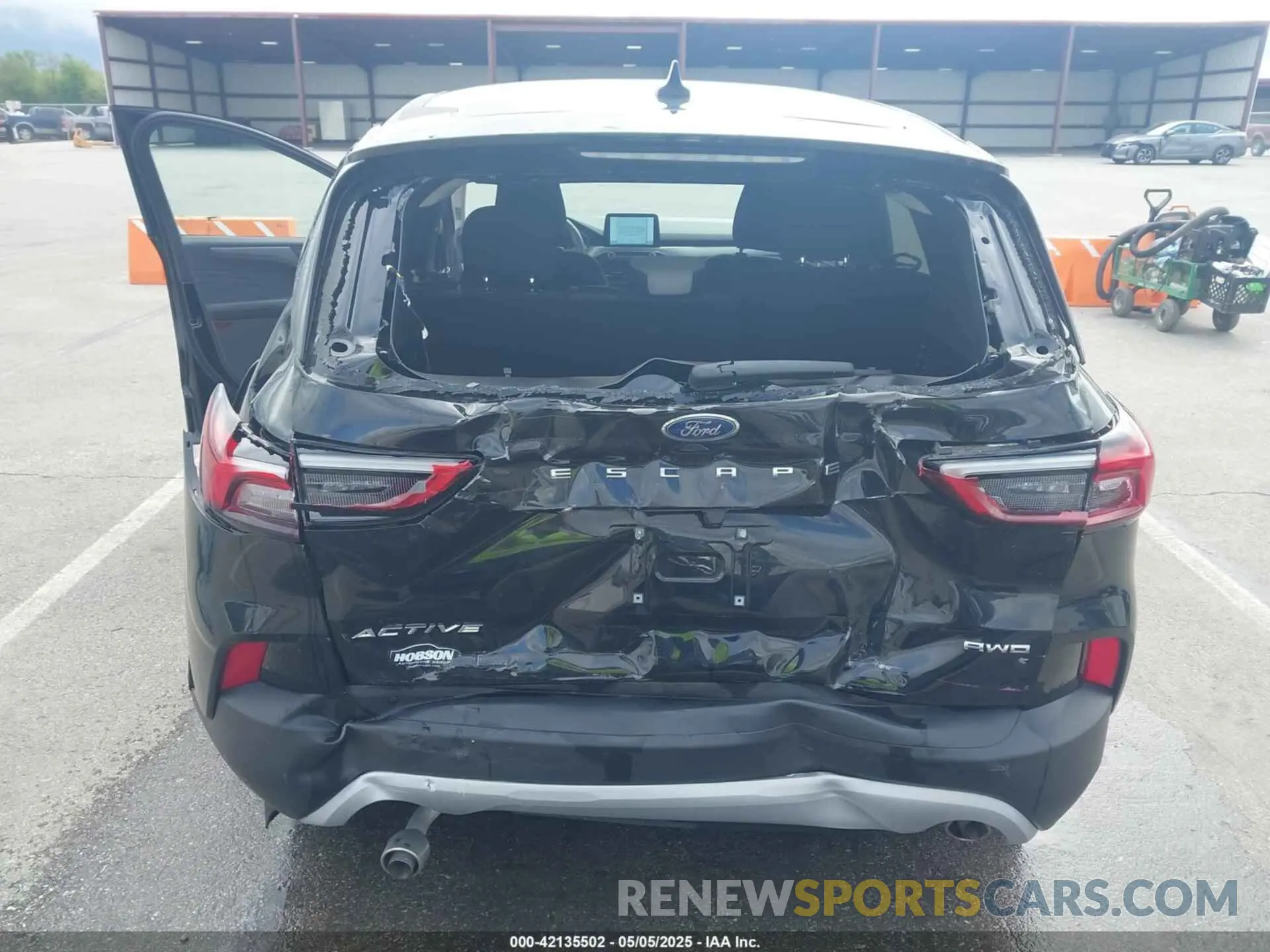 6 Photograph of a damaged car 1FMCU9GN9PUB16383 FORD ESCAPE 2023