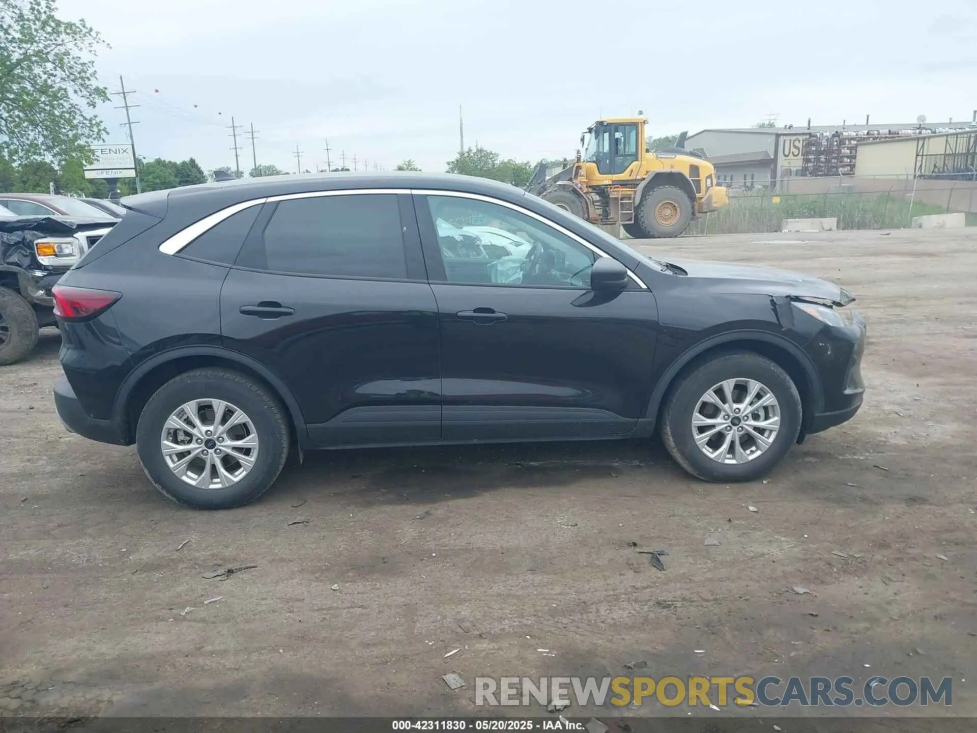 13 Photograph of a damaged car 1FMCU9GN9PUB17792 FORD ESCAPE 2023