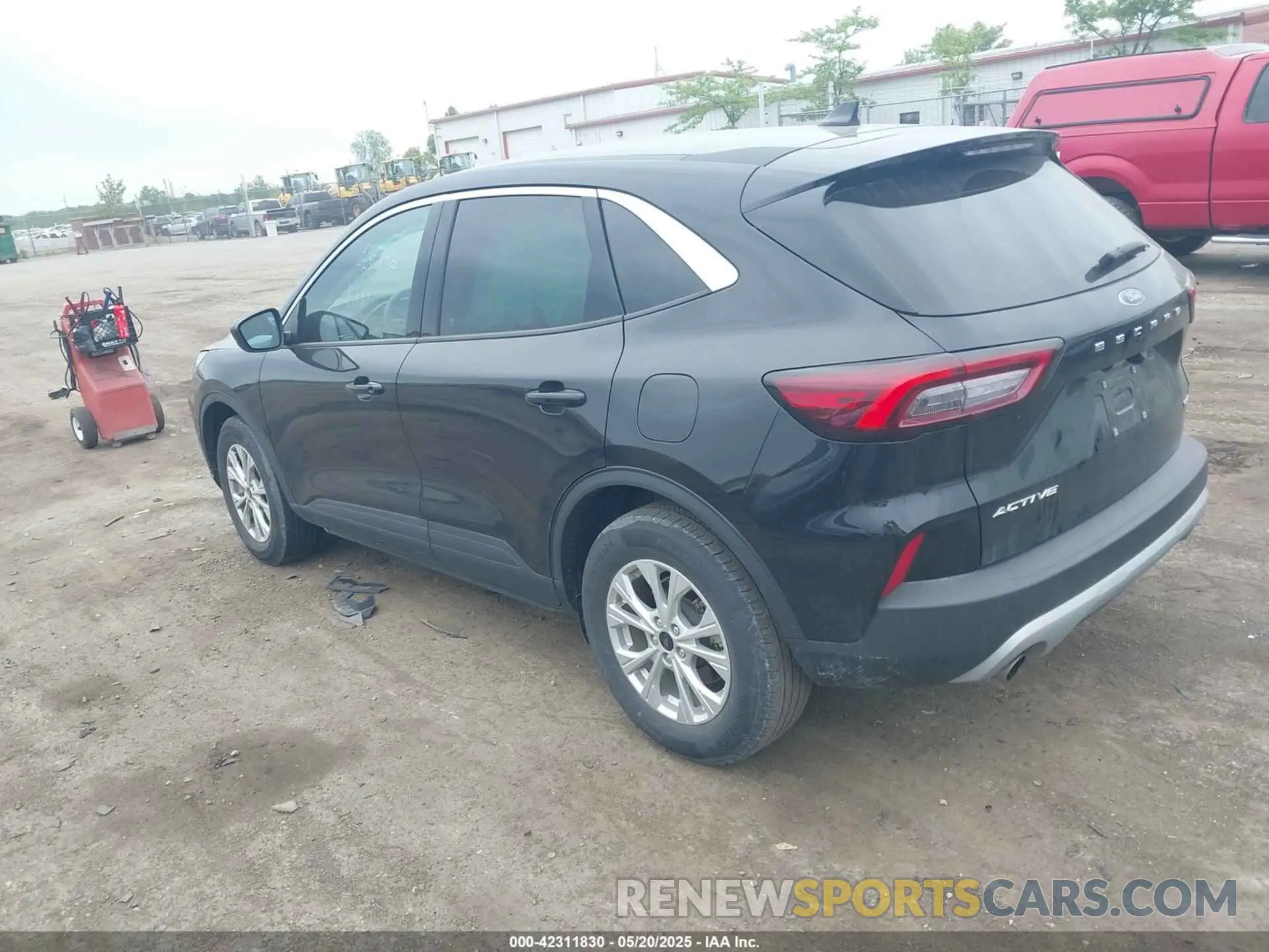 3 Photograph of a damaged car 1FMCU9GN9PUB17792 FORD ESCAPE 2023