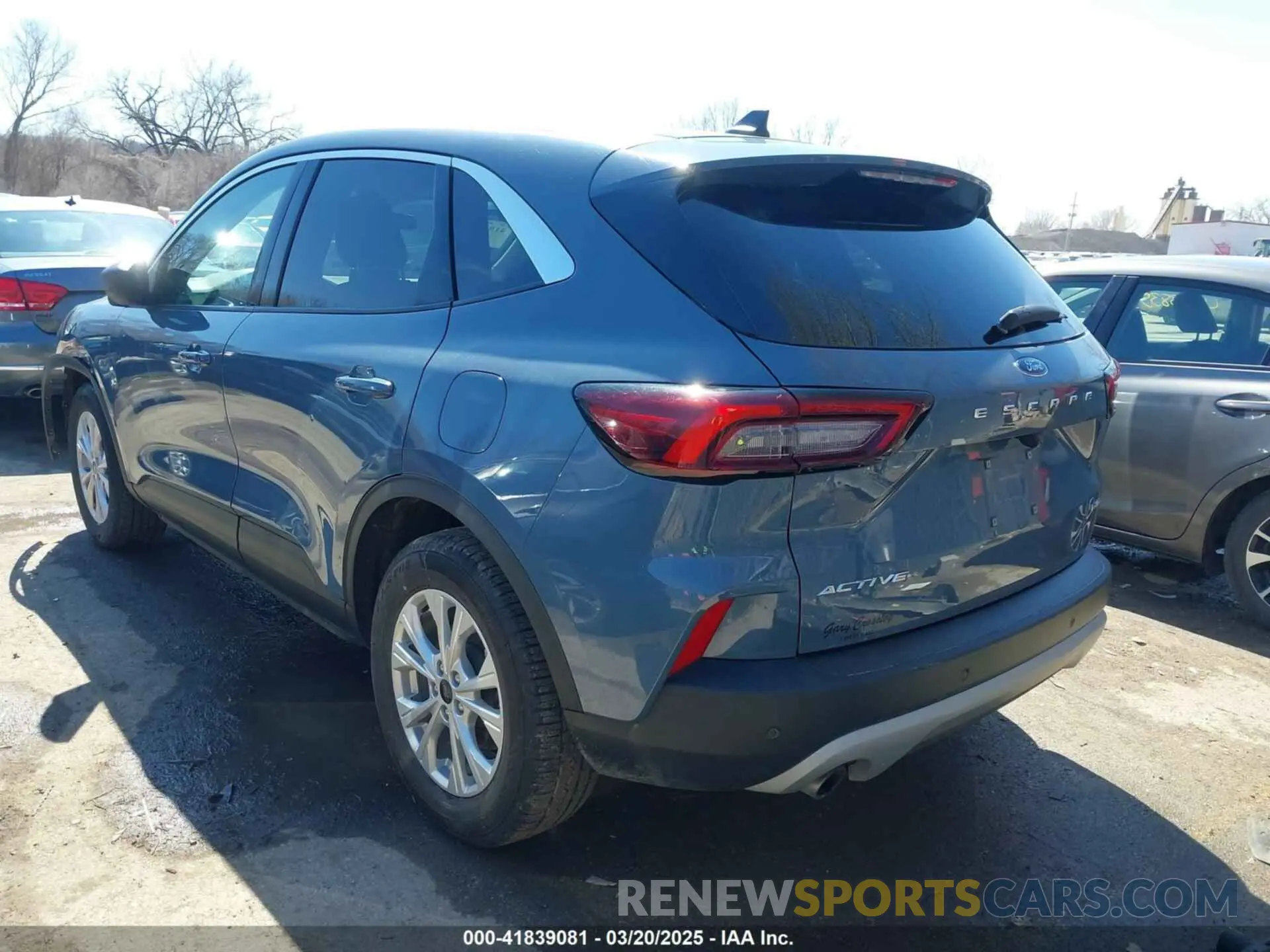 3 Photograph of a damaged car 1FMCU9GNXPUA13909 FORD ESCAPE 2023