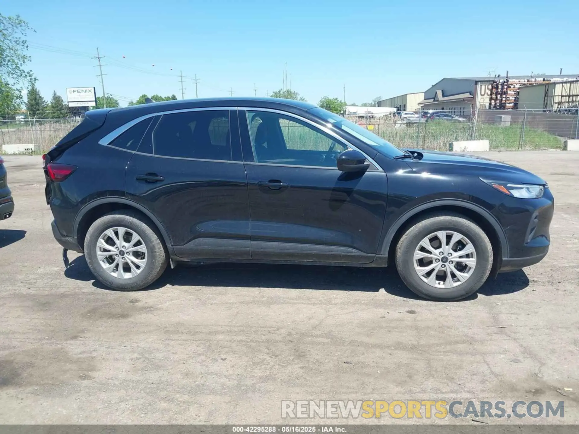 13 Photograph of a damaged car 1FMCU9GNXPUA52421 FORD ESCAPE 2023