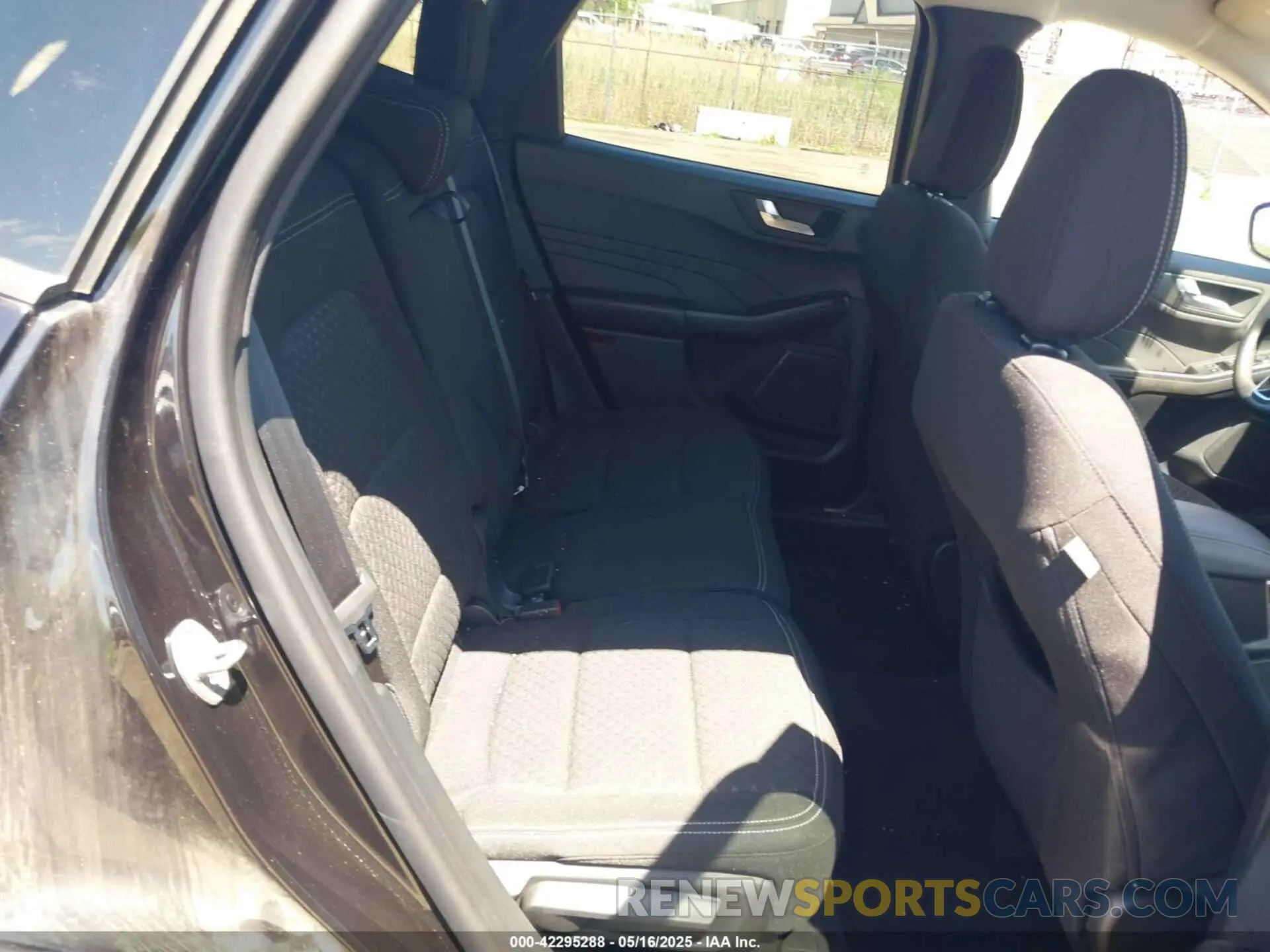 8 Photograph of a damaged car 1FMCU9GNXPUA52421 FORD ESCAPE 2023