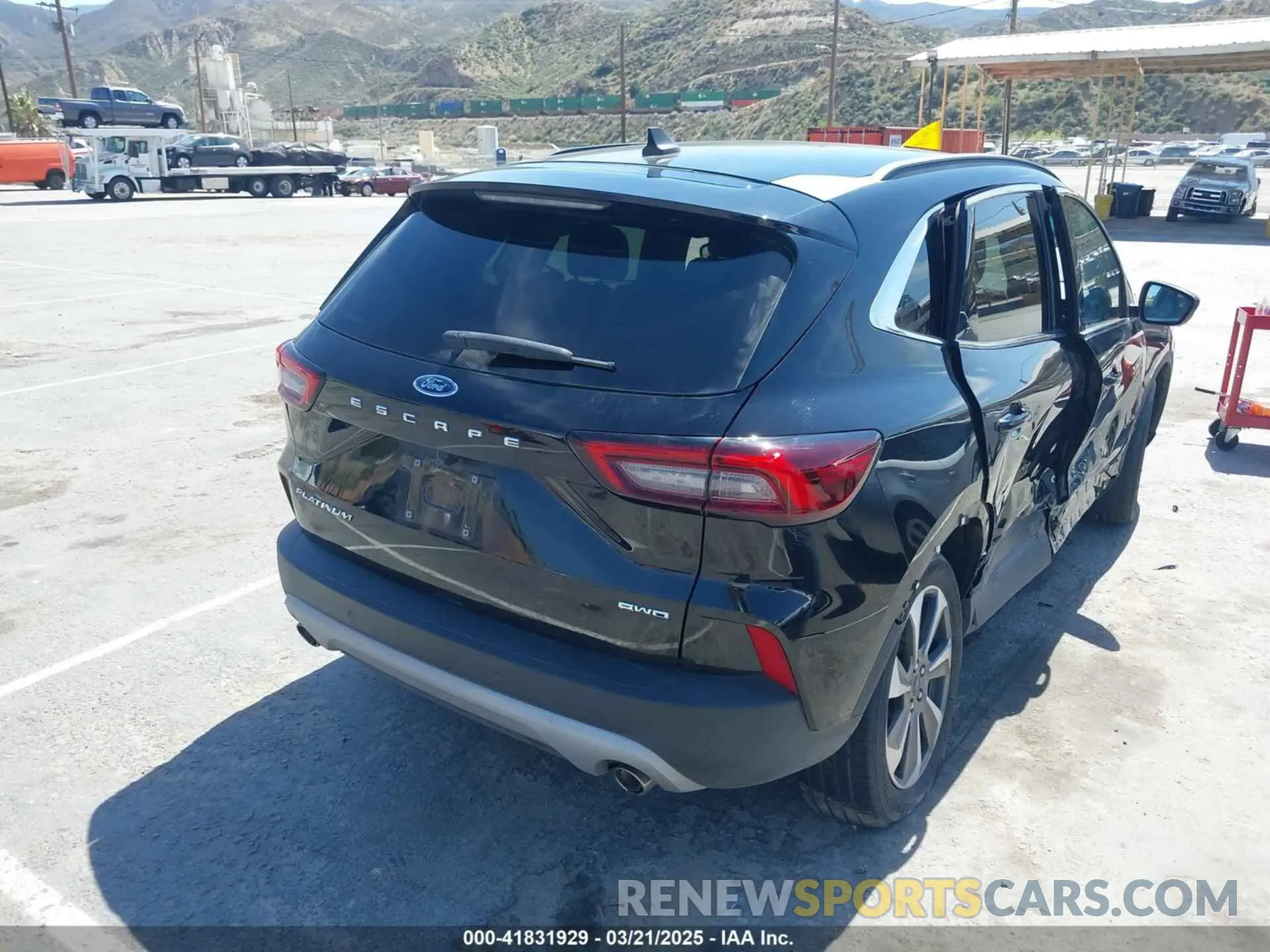 4 Photograph of a damaged car 1FMCU9JA6PUA81422 FORD ESCAPE 2023