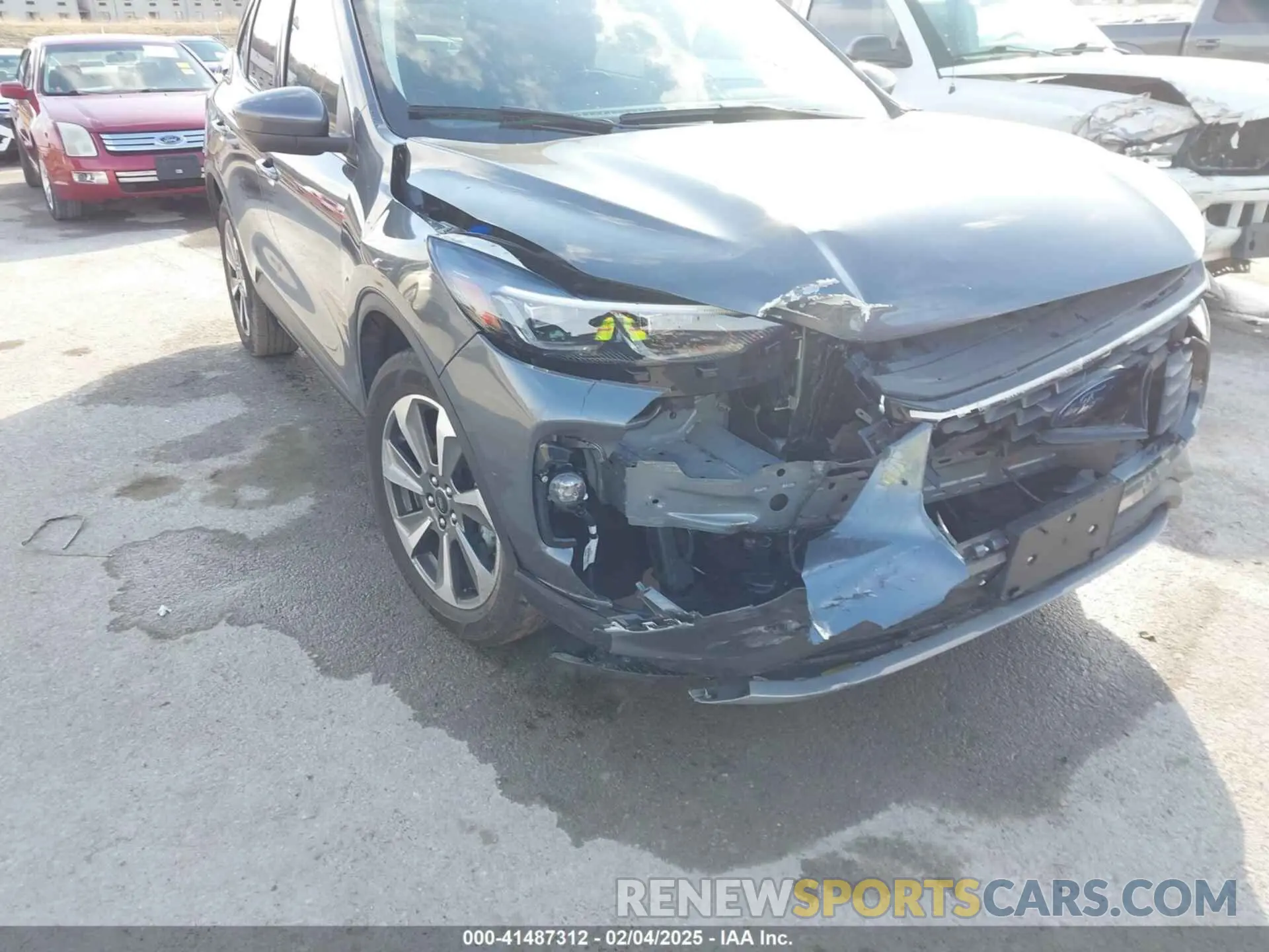 6 Photograph of a damaged car 1FMCU9JA7PUB20373 FORD ESCAPE 2023