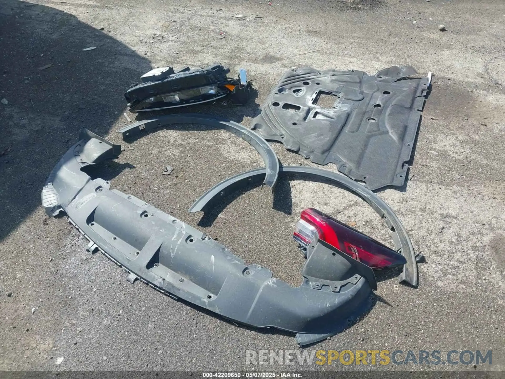 11 Photograph of a damaged car 1FMCU9JZ4PUA28708 FORD ESCAPE 2023