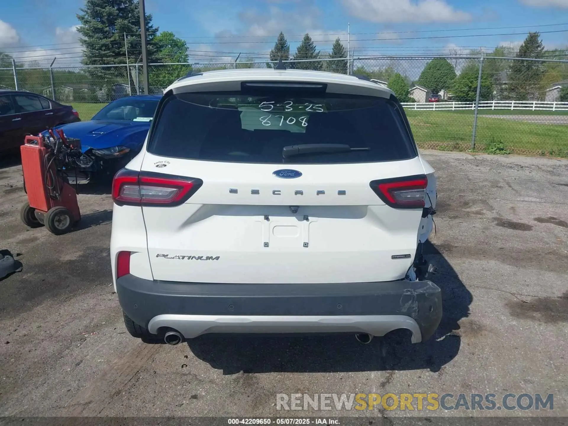 16 Photograph of a damaged car 1FMCU9JZ4PUA28708 FORD ESCAPE 2023