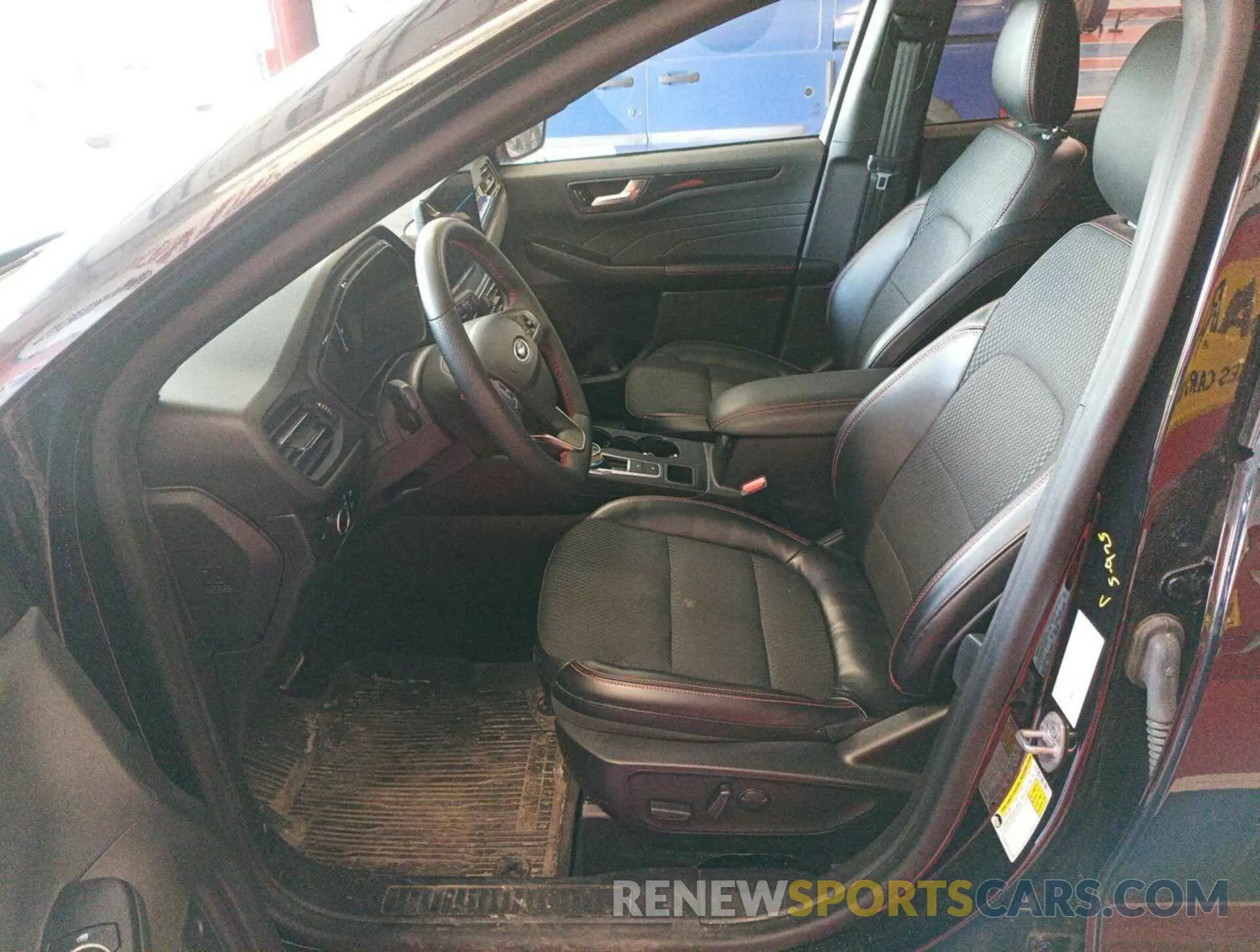 15 Photograph of a damaged car 1FMCU9MN0PUA69085 FORD ESCAPE 2023