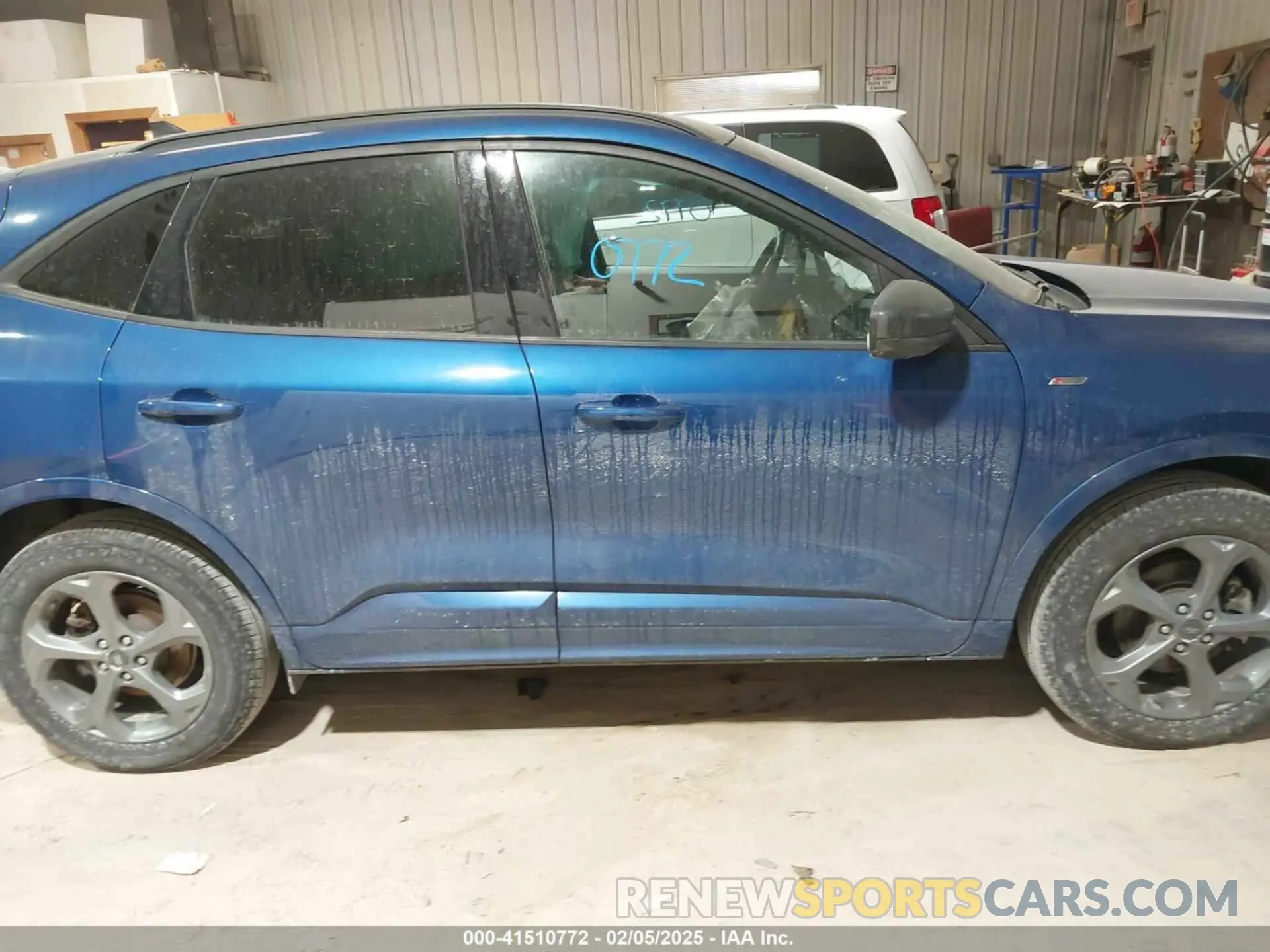 13 Photograph of a damaged car 1FMCU9MN0PUB30158 FORD ESCAPE 2023