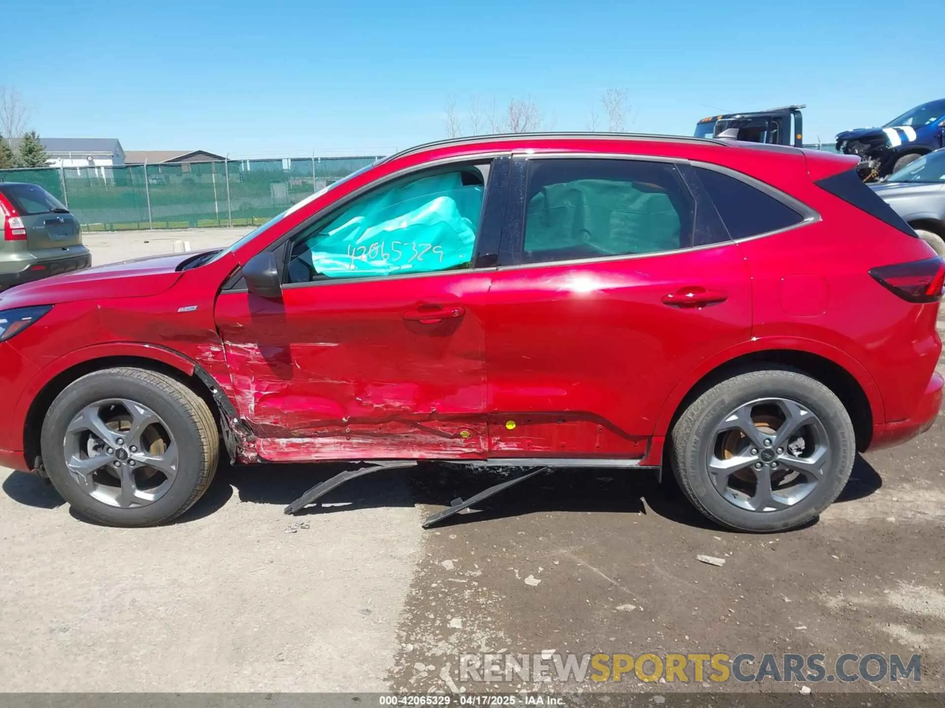 13 Photograph of a damaged car 1FMCU9MN2PUB28279 FORD ESCAPE 2023