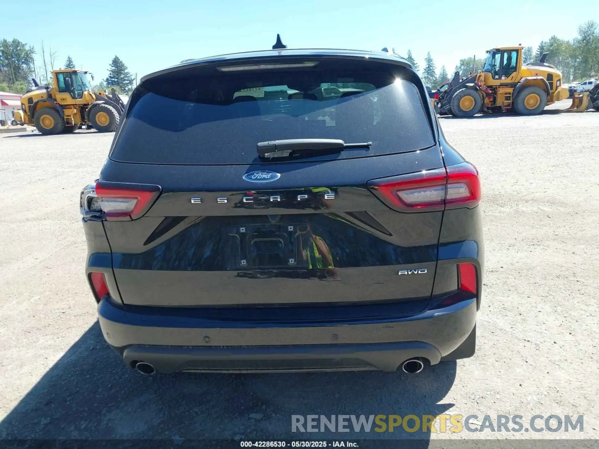 16 Photograph of a damaged car 1FMCU9MN3PUB34169 FORD ESCAPE 2023