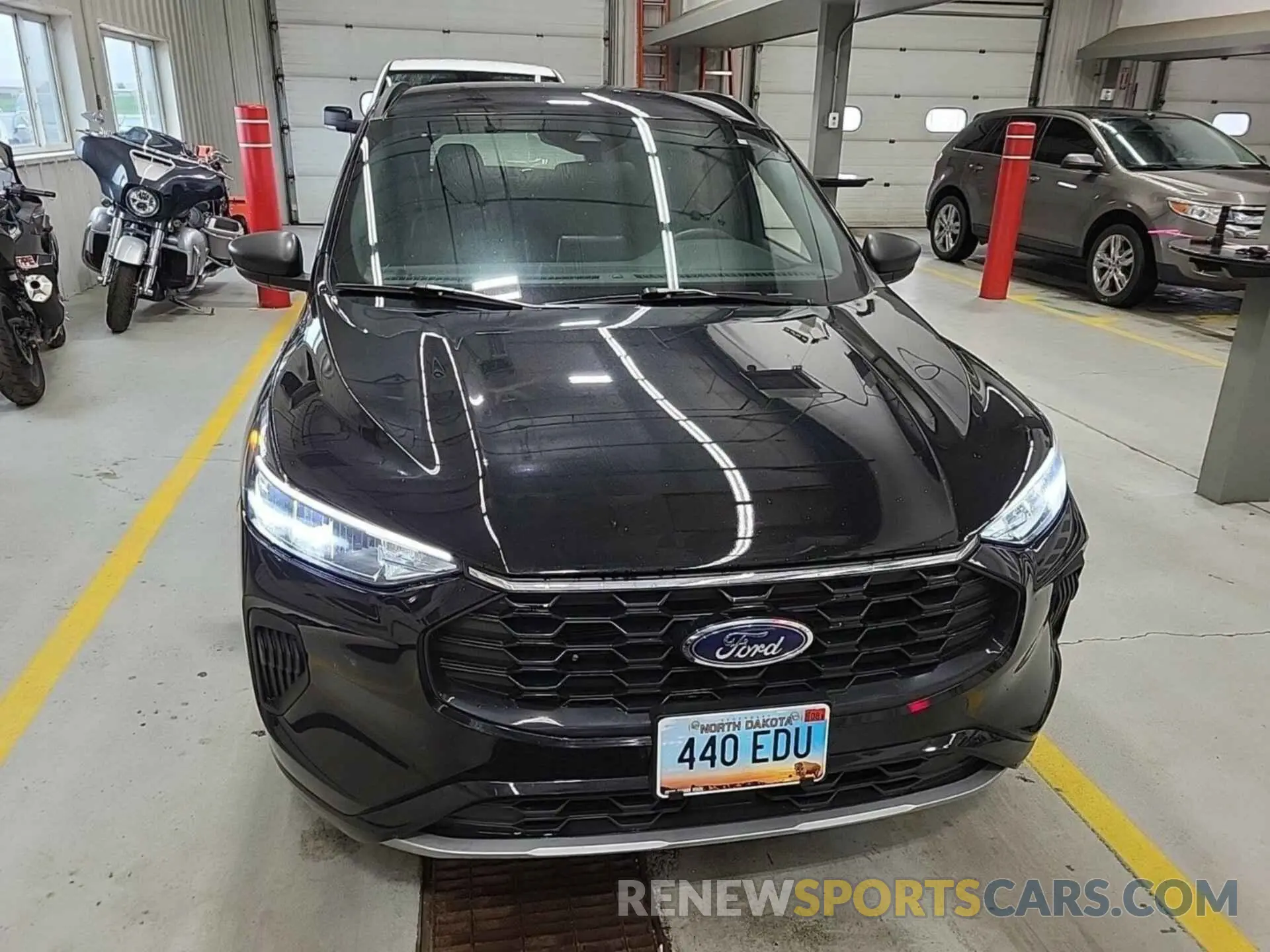 17 Photograph of a damaged car 1FMCU9MN4PUA46828 FORD ESCAPE 2023