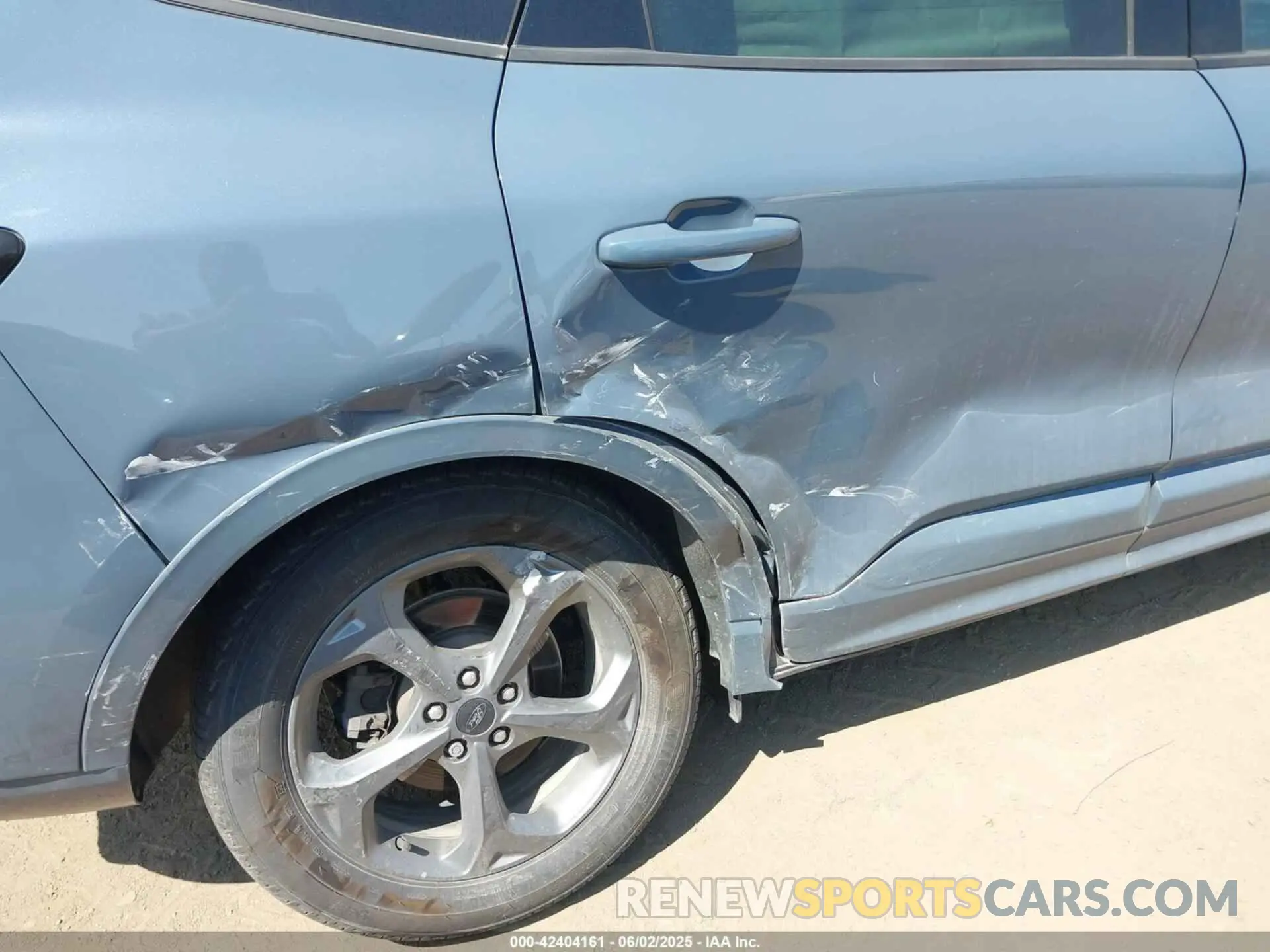 6 Photograph of a damaged car 1FMCU9MN5PUA48314 FORD ESCAPE 2023