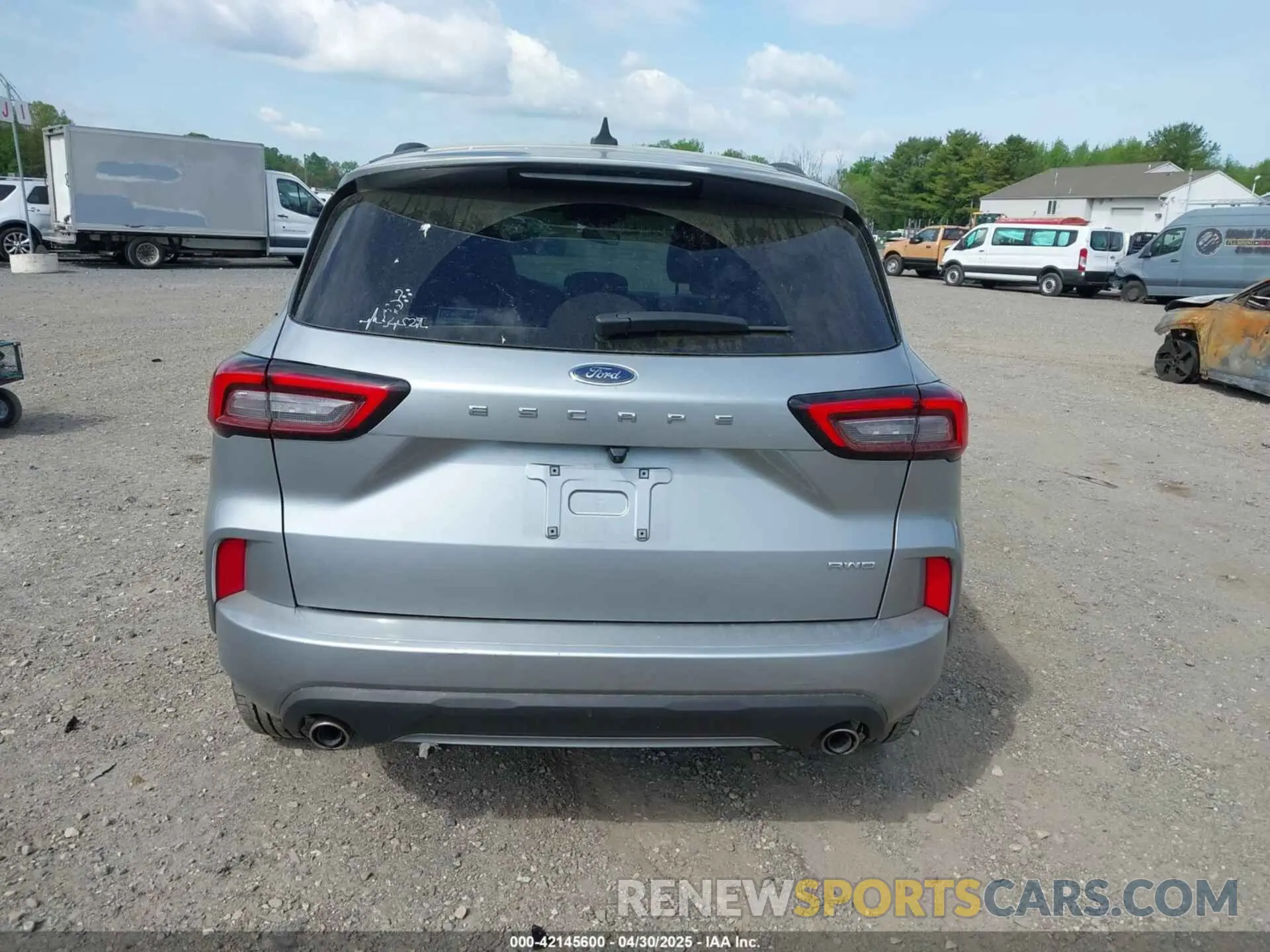 17 Photograph of a damaged car 1FMCU9MN6PUA08596 FORD ESCAPE 2023