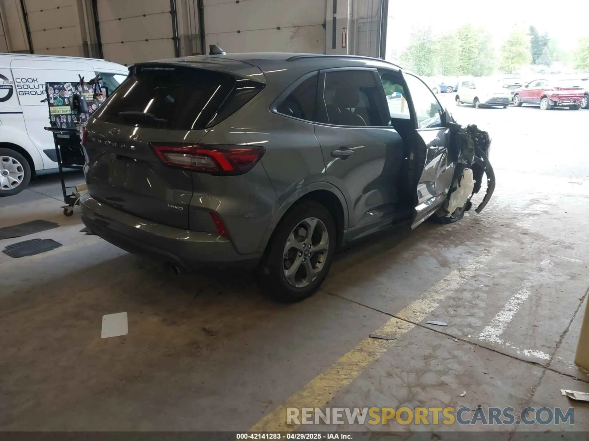 4 Photograph of a damaged car 1FMCU9MN6PUA10350 FORD ESCAPE 2023