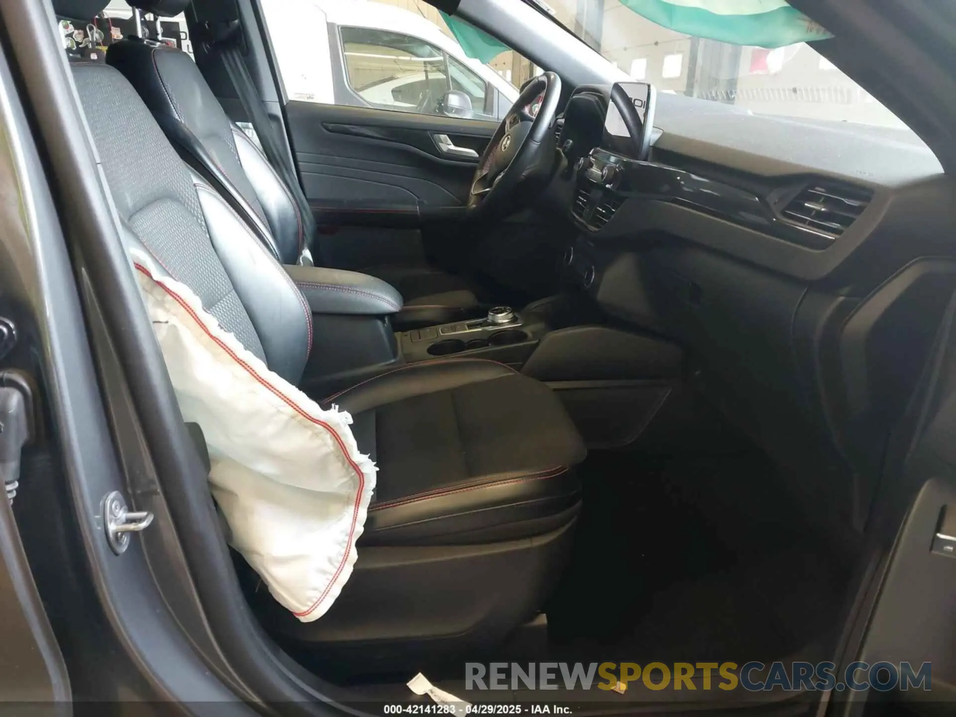 5 Photograph of a damaged car 1FMCU9MN6PUA10350 FORD ESCAPE 2023