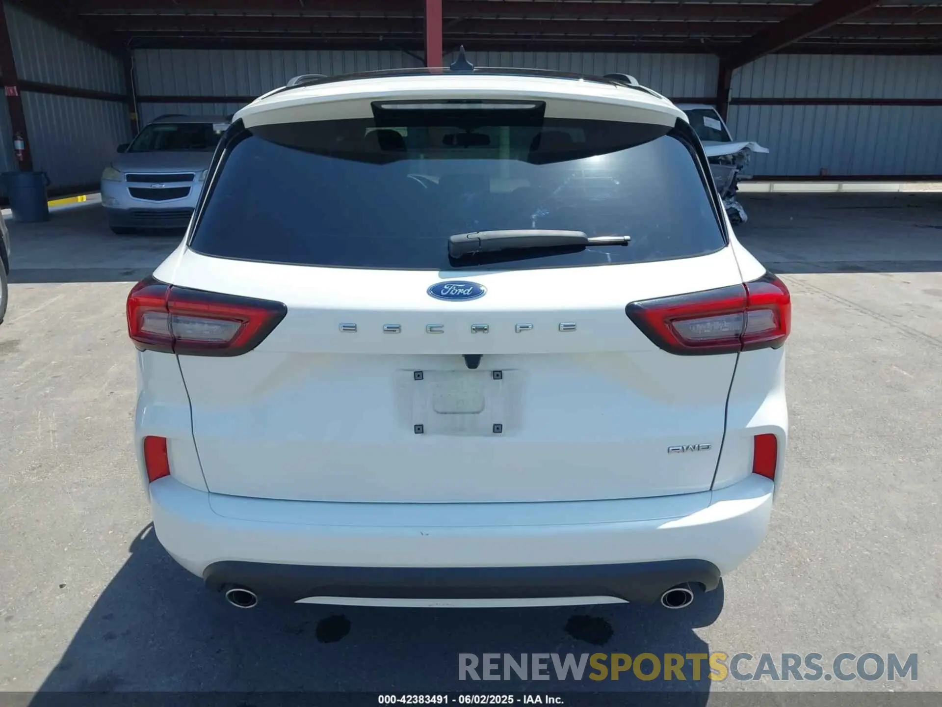 17 Photograph of a damaged car 1FMCU9MN6PUA69107 FORD ESCAPE 2023