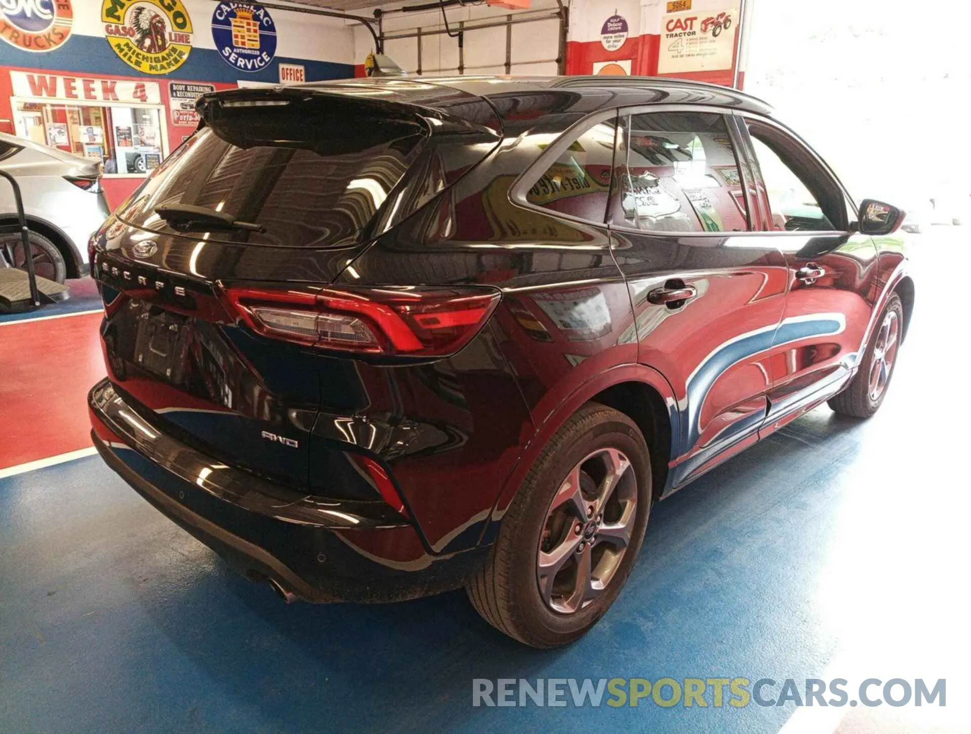 19 Photograph of a damaged car 1FMCU9MN8PUA77354 FORD ESCAPE 2023