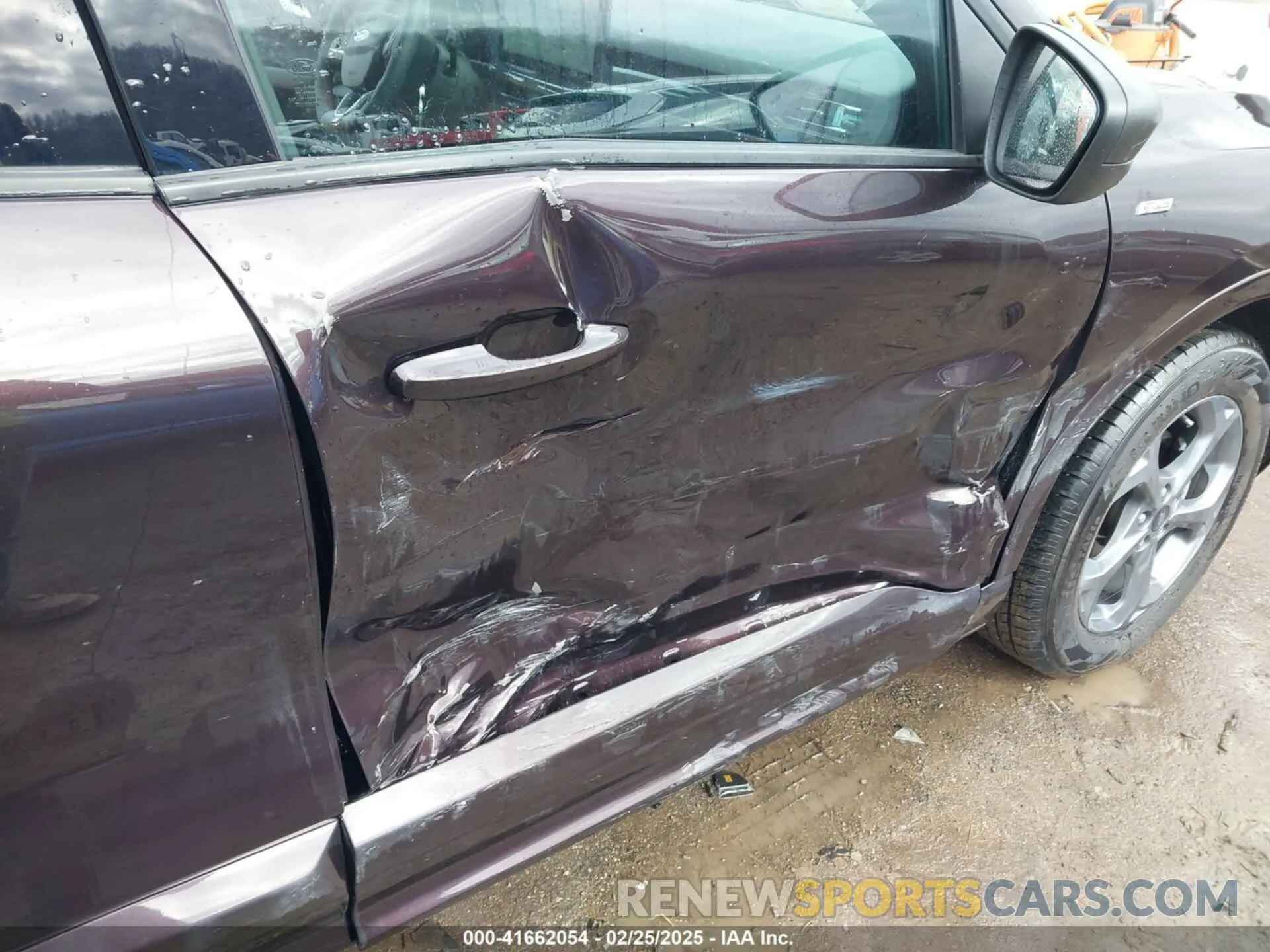 17 Photograph of a damaged car 1FMCU9MN8PUA95627 FORD ESCAPE 2023
