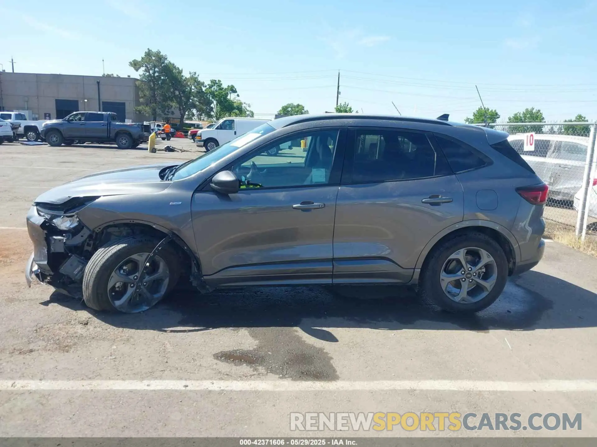 14 Photograph of a damaged car 1FMCU9MN8PUA95658 FORD ESCAPE 2023