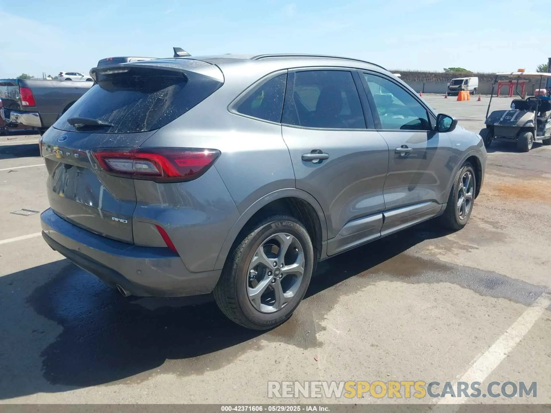 4 Photograph of a damaged car 1FMCU9MN8PUA95658 FORD ESCAPE 2023